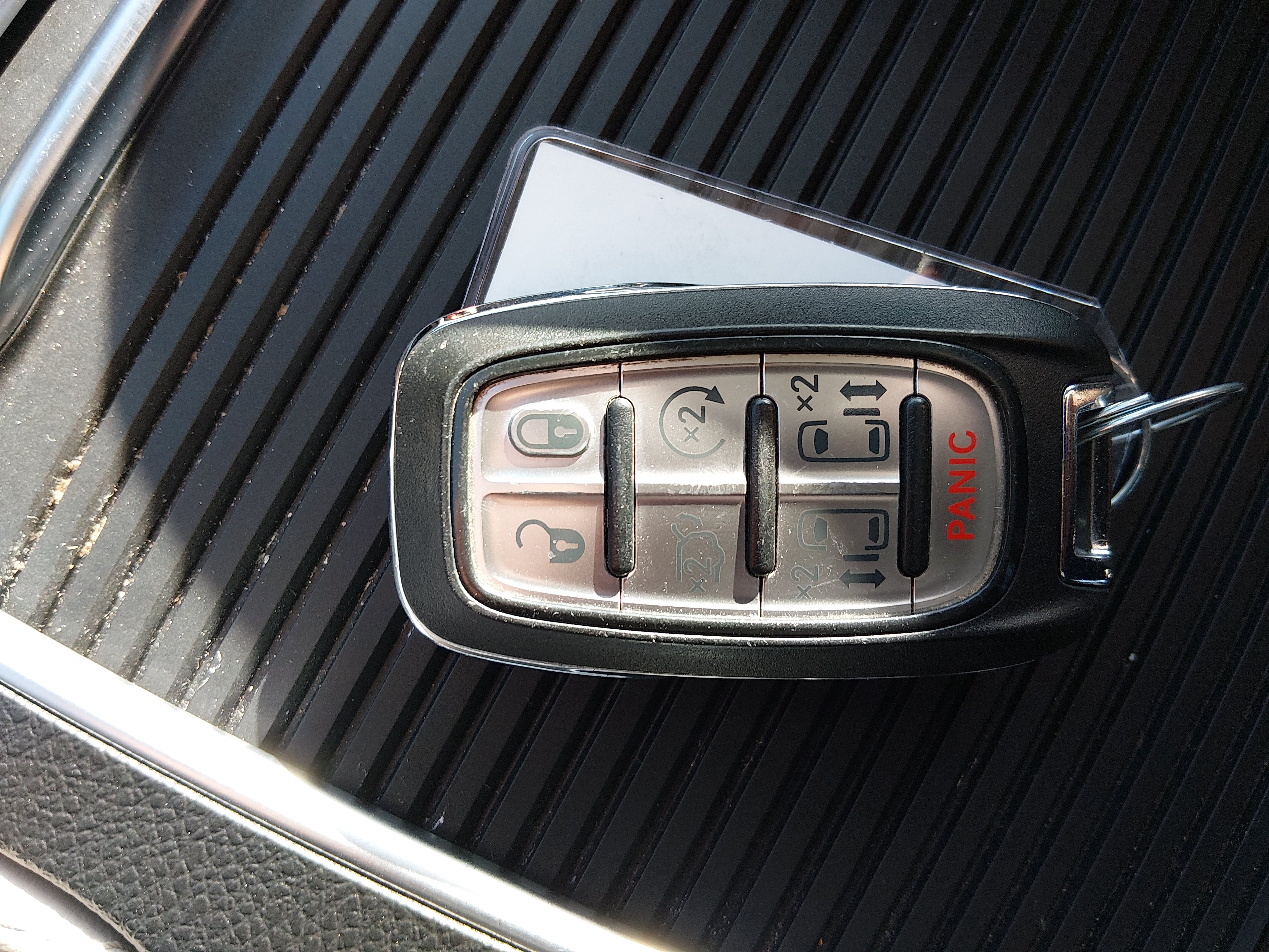 2023 Chrysler Pacifica Hybrid Limited - Photo 15