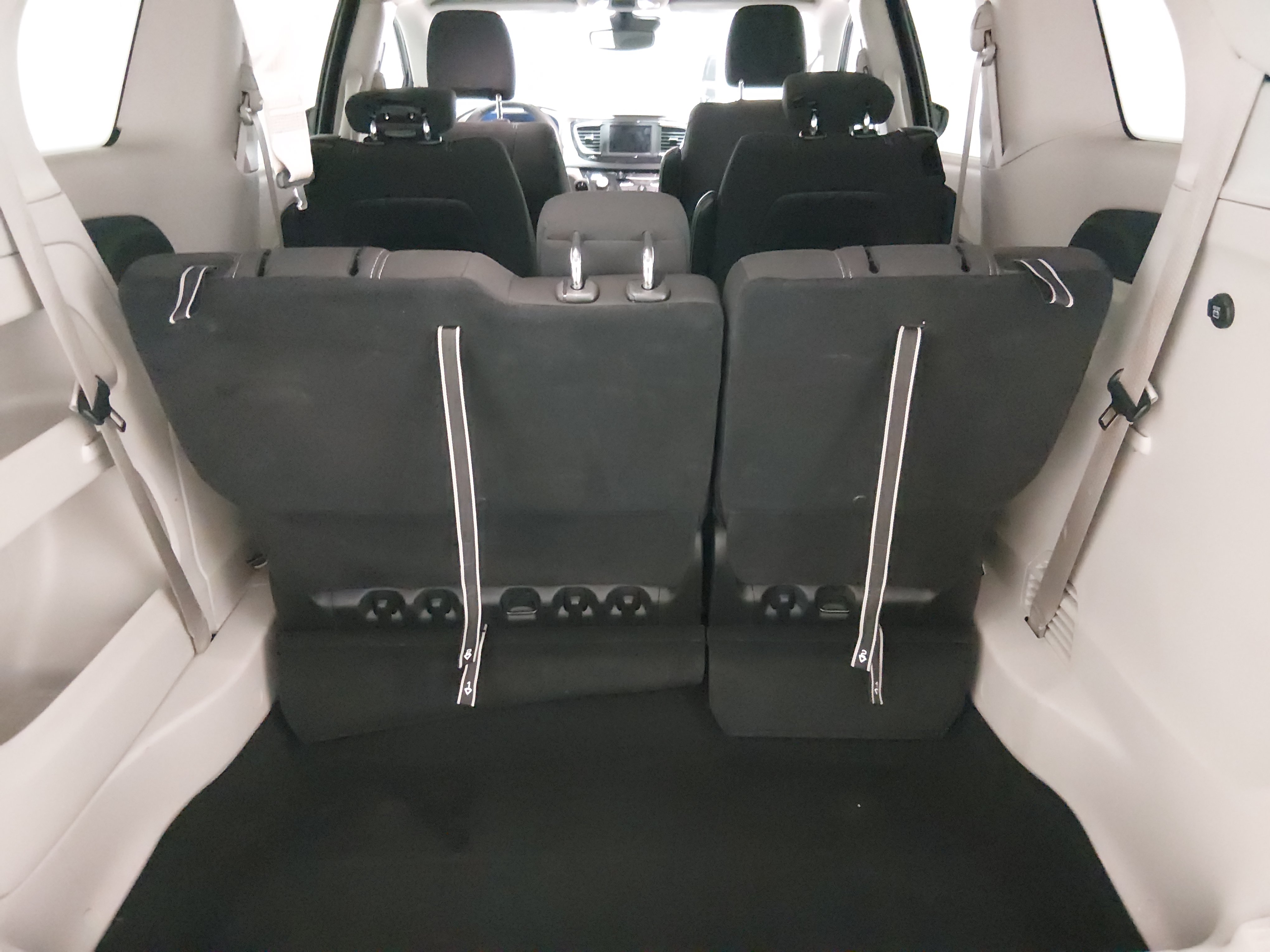 2024 Chrysler Voyager LX - Photo 11