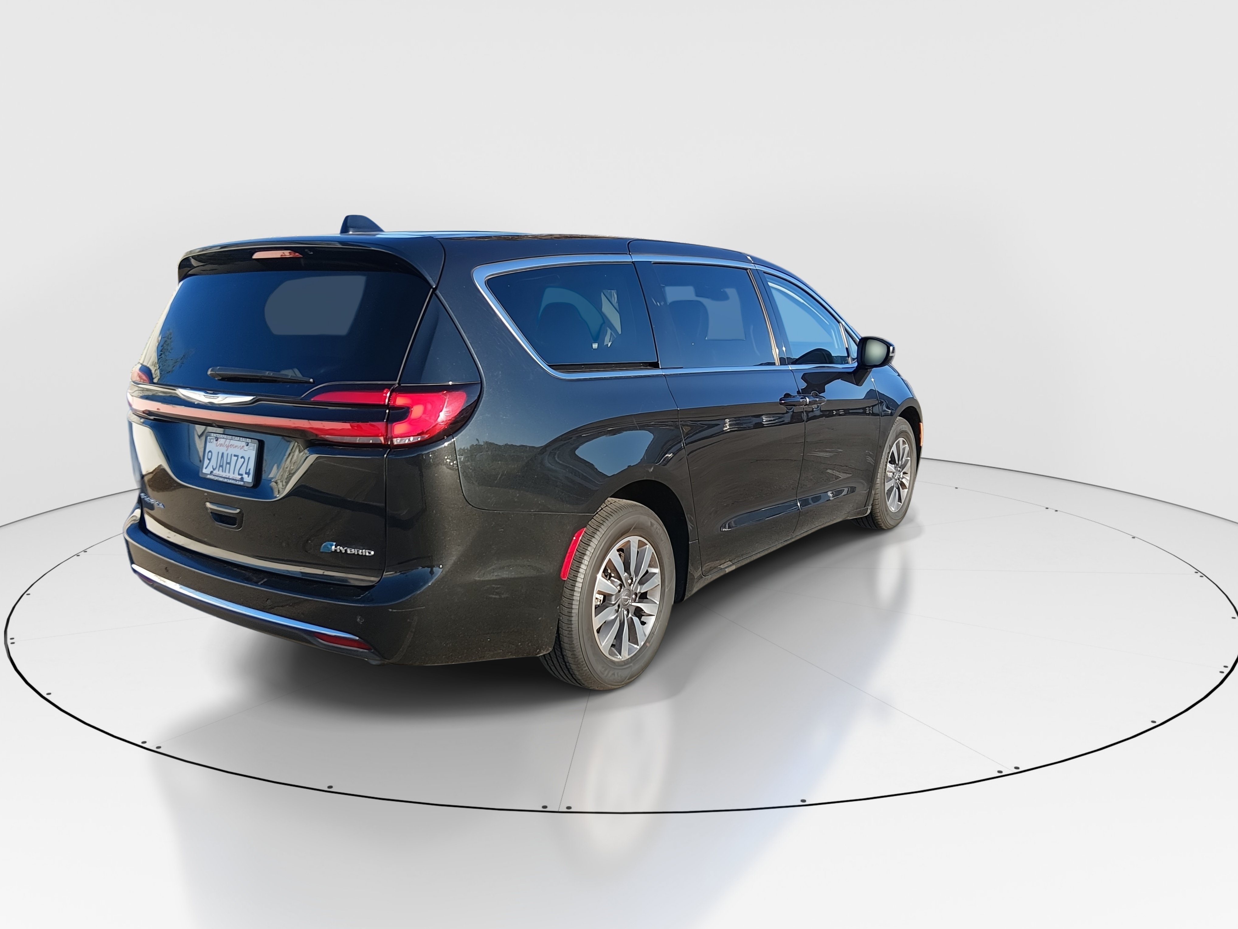 2023 Chrysler Pacifica Hybrid Touring L - Photo 7