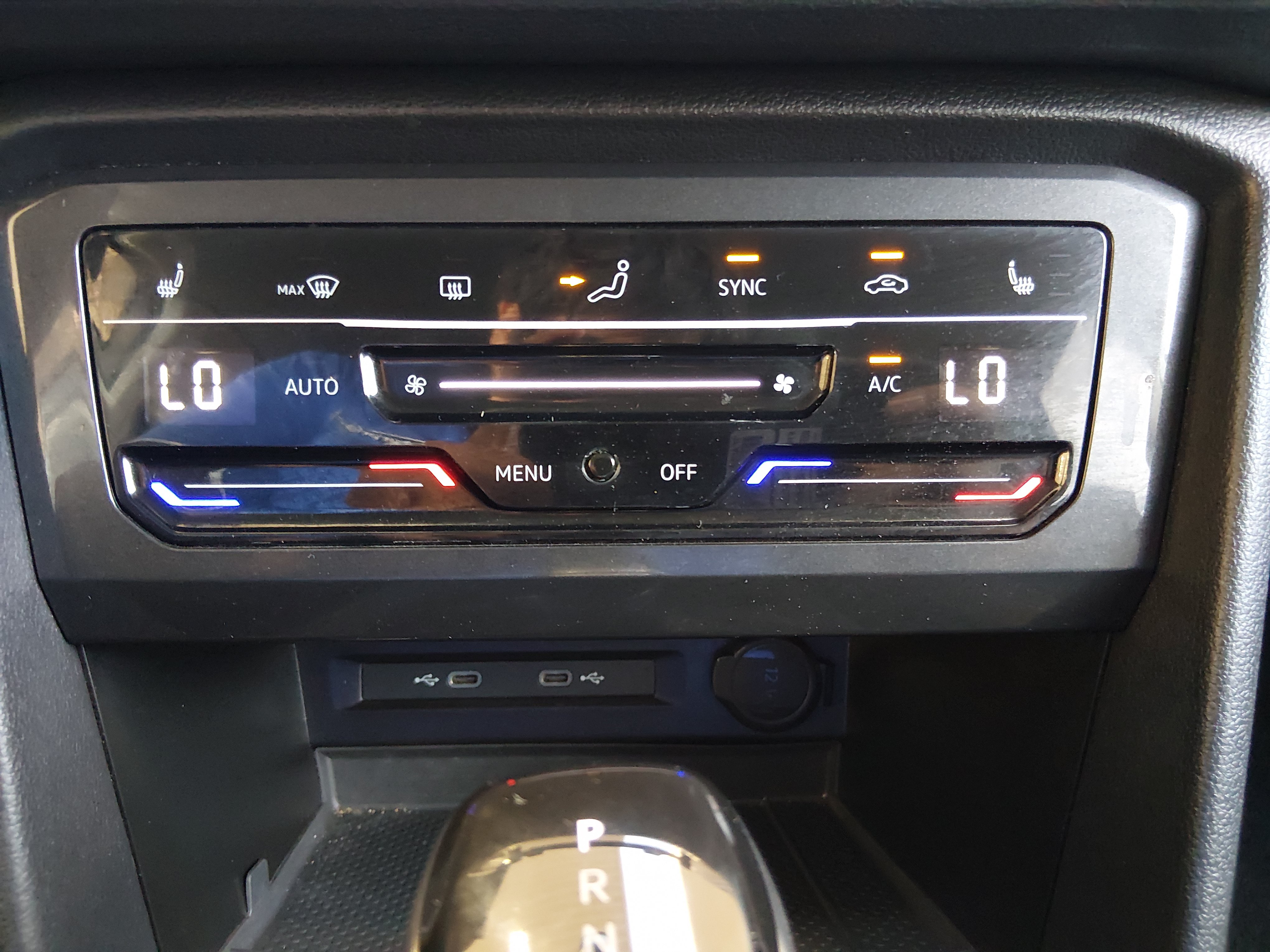 2024 Volkswagen Tiguan SE - Photo 17