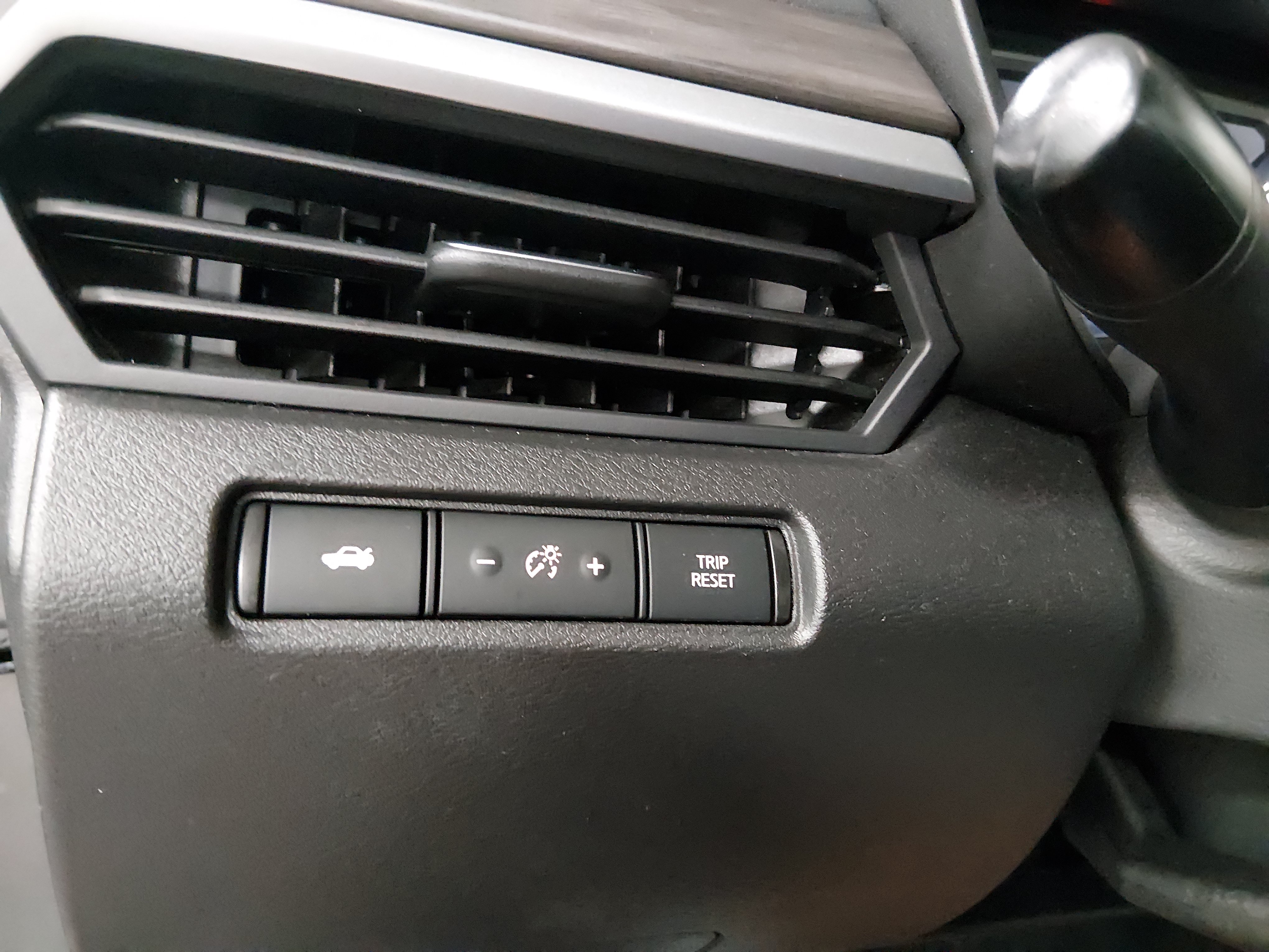 2025 Nissan Altima SV - Photo 13