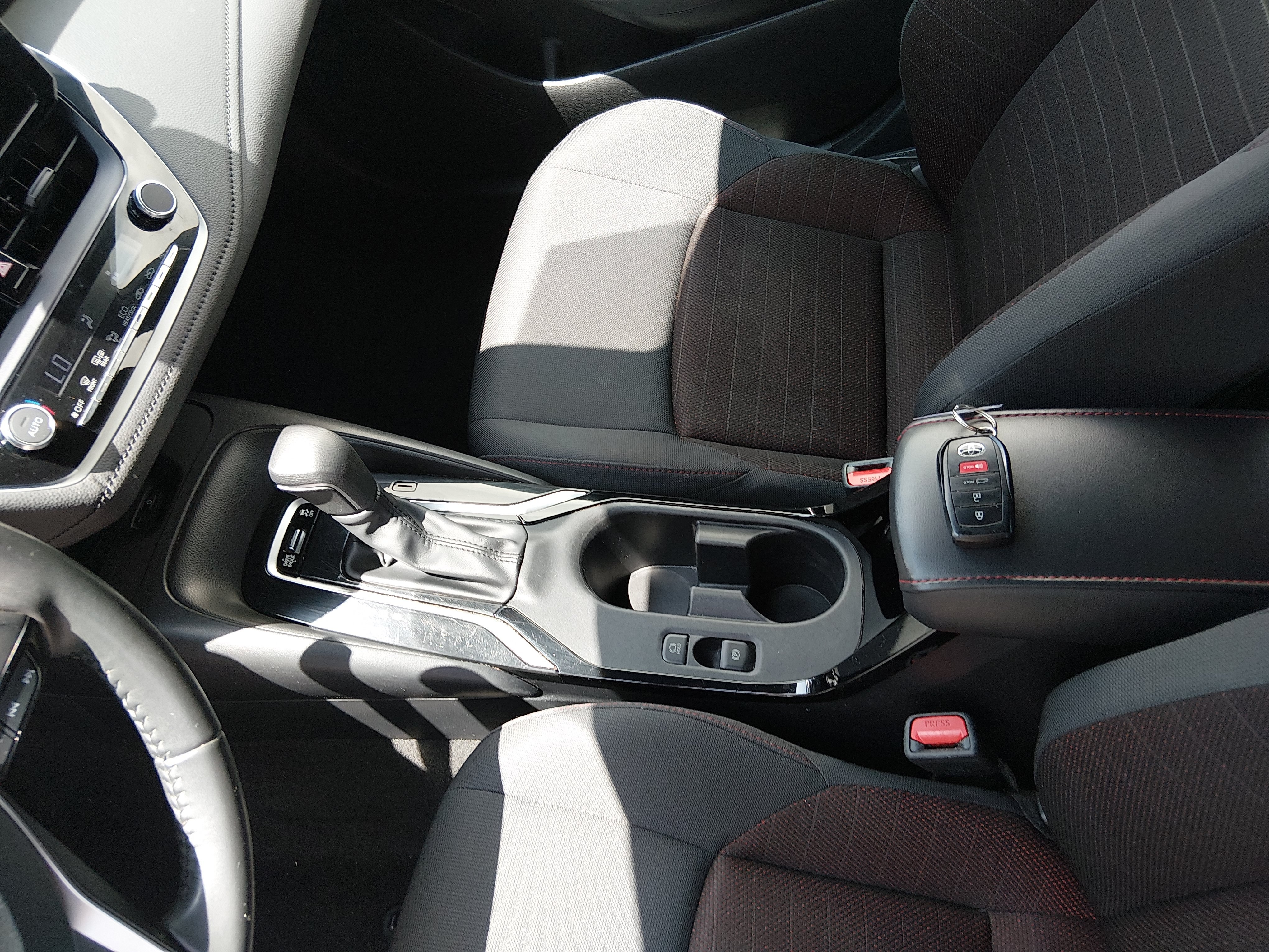 2024 Toyota Corolla SE - Photo 15