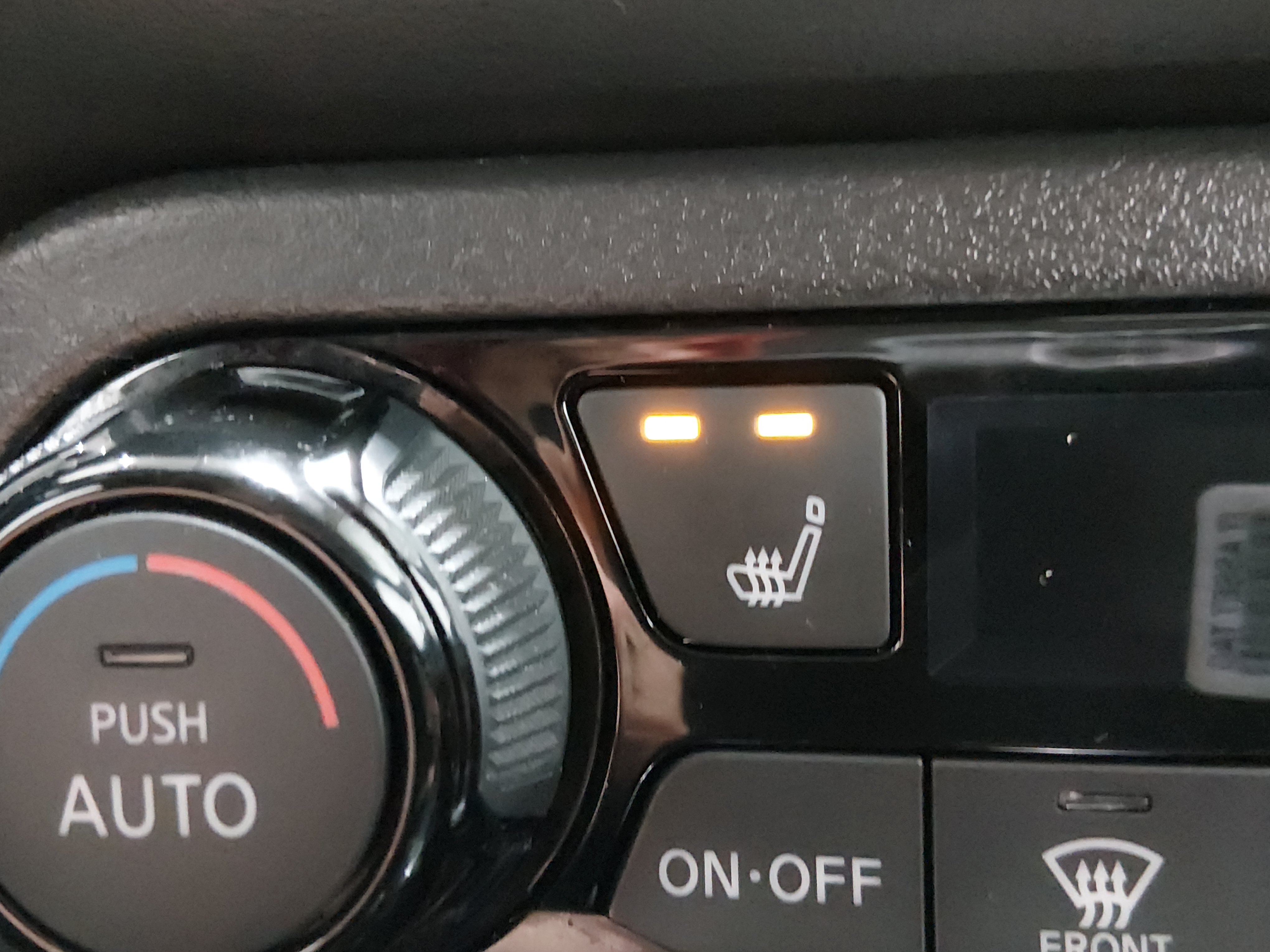 2023 Nissan Kicks SR - Photo 17
