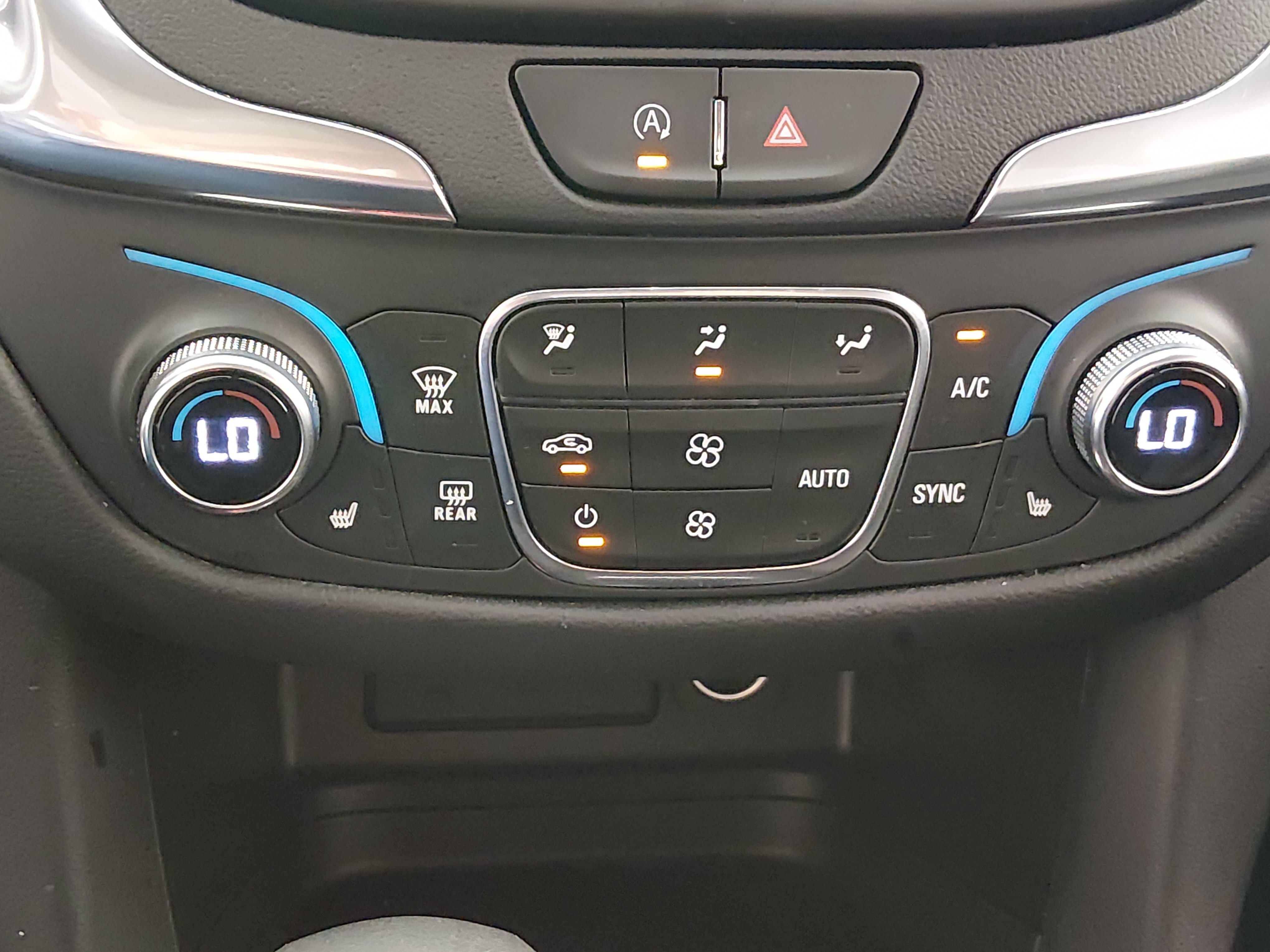 2024 Chevrolet Equinox LT - Photo 19