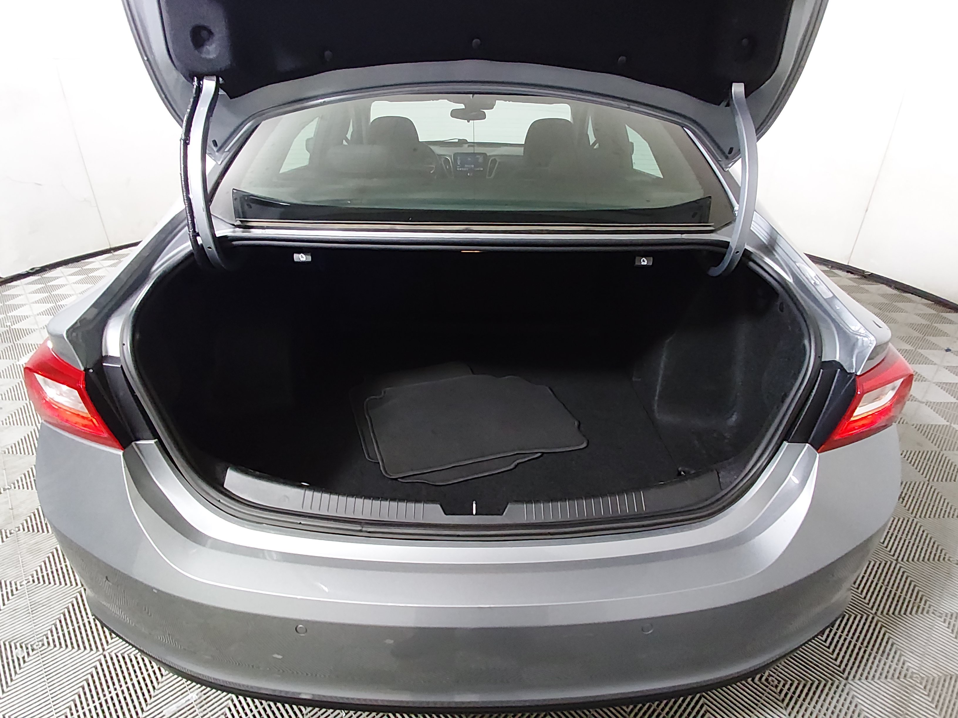2024 Chevrolet Malibu 1LT - Photo 11