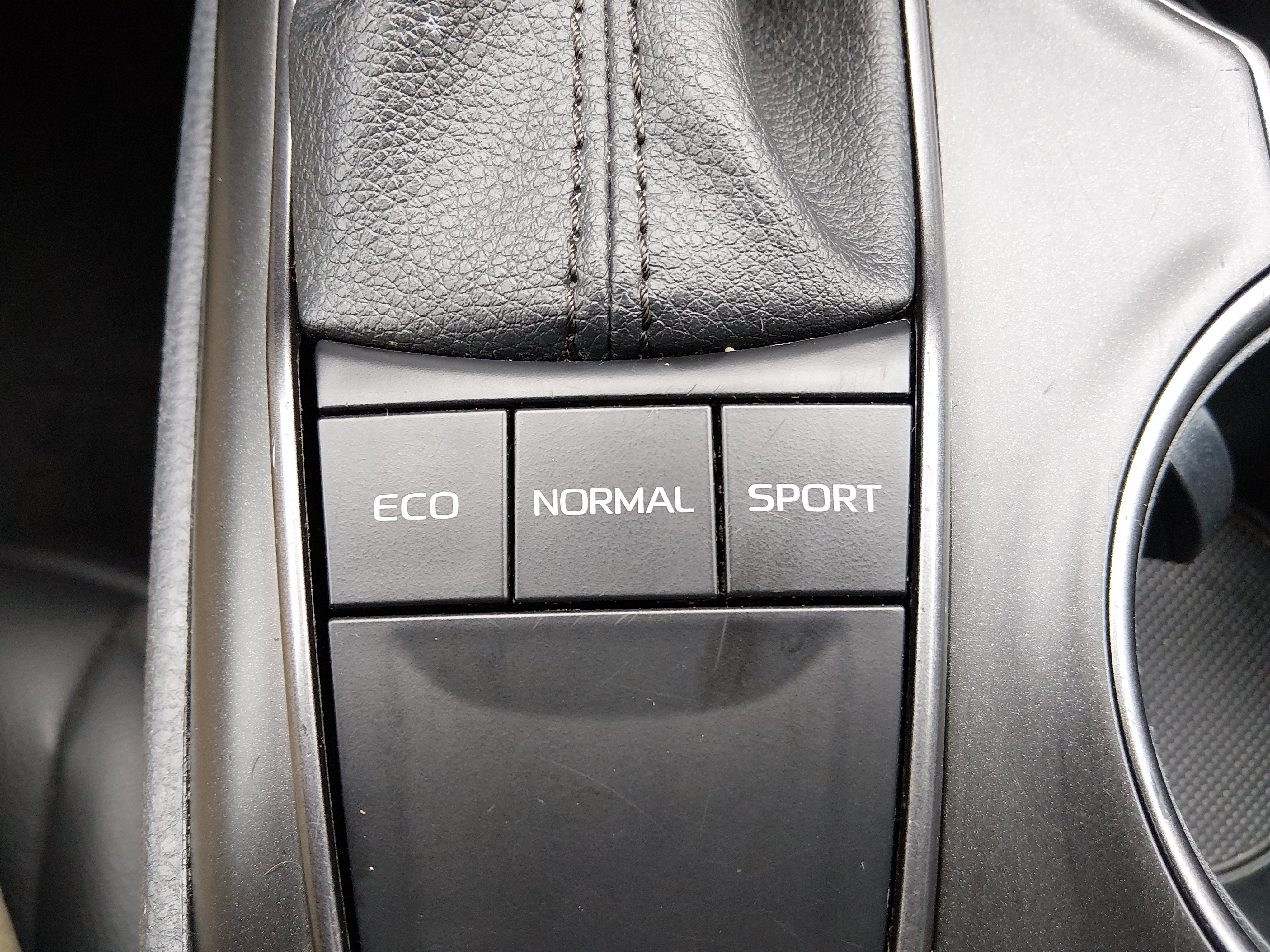 2024 Toyota Camry SE - Photo 17