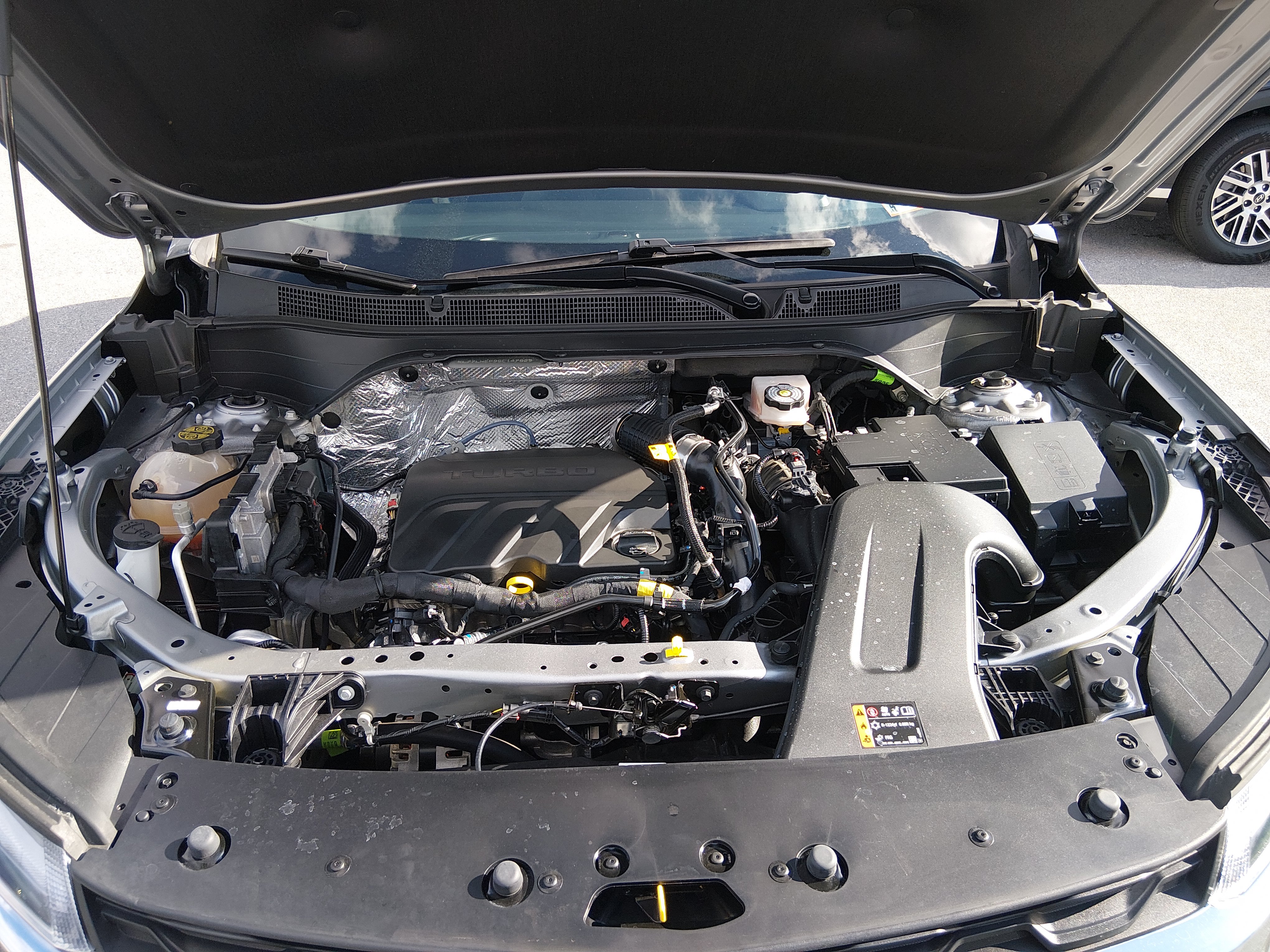 2025 Chevrolet Trax LT - Photo 9