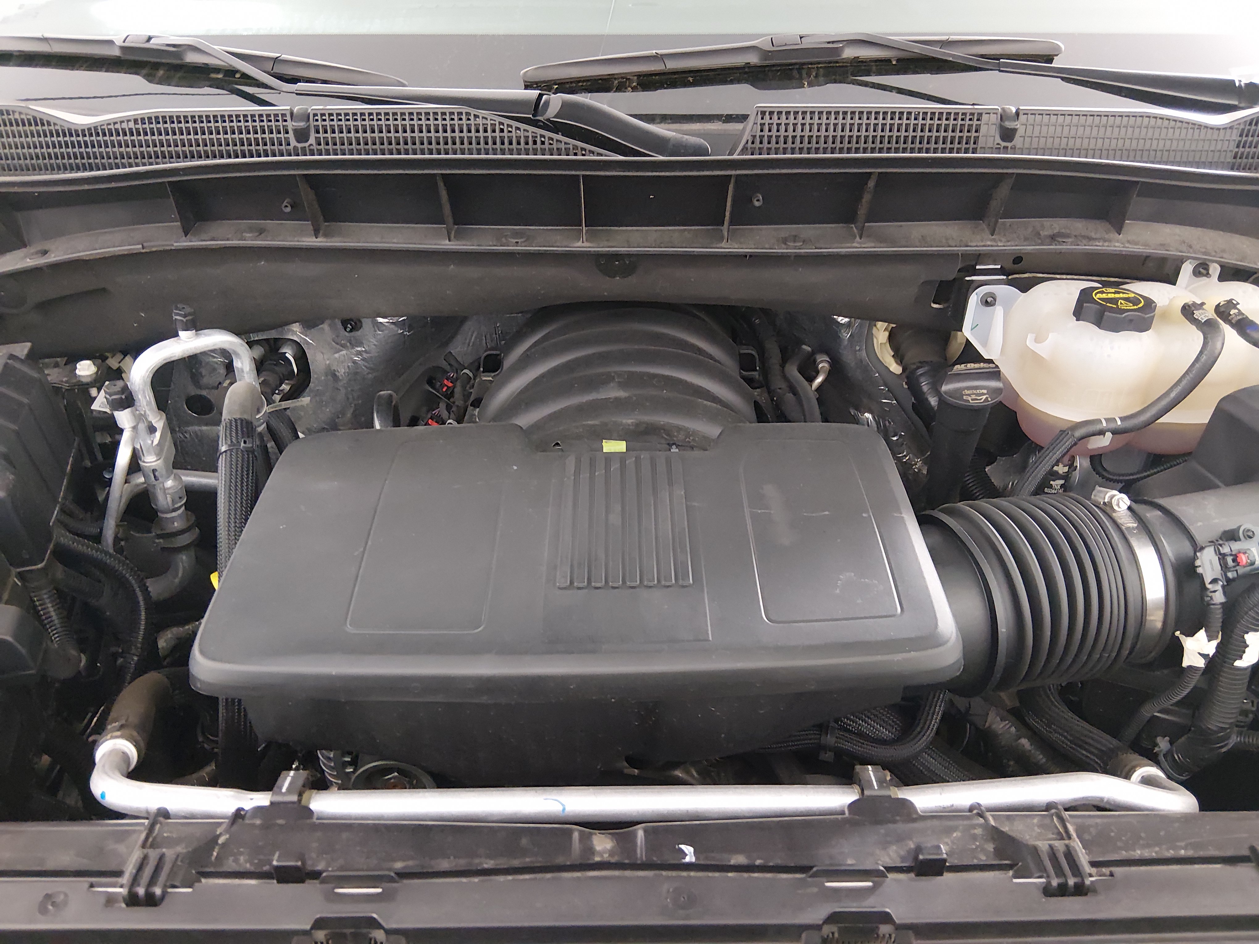 2025 GMC Sierra 1500 SLT - Photo 9