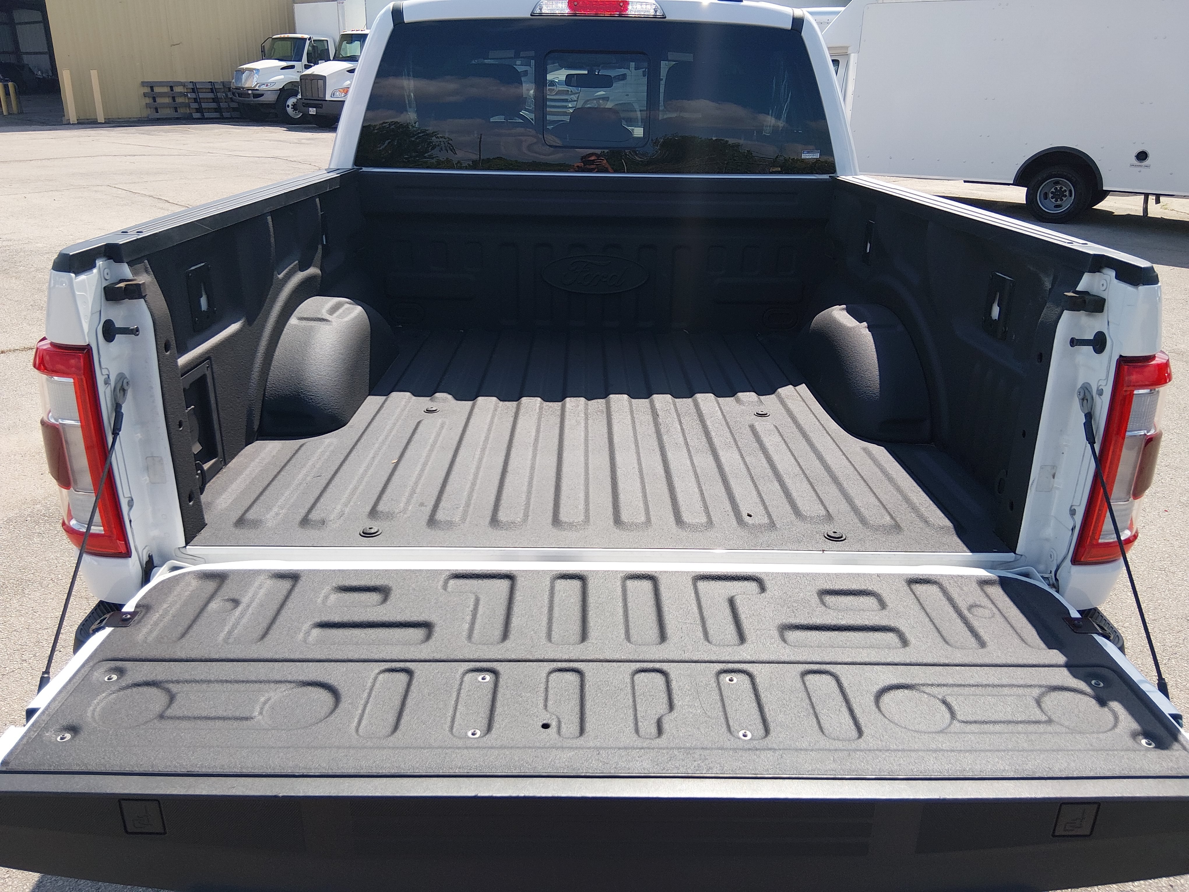 2022 Ford F-150 Lariat - Photo 11