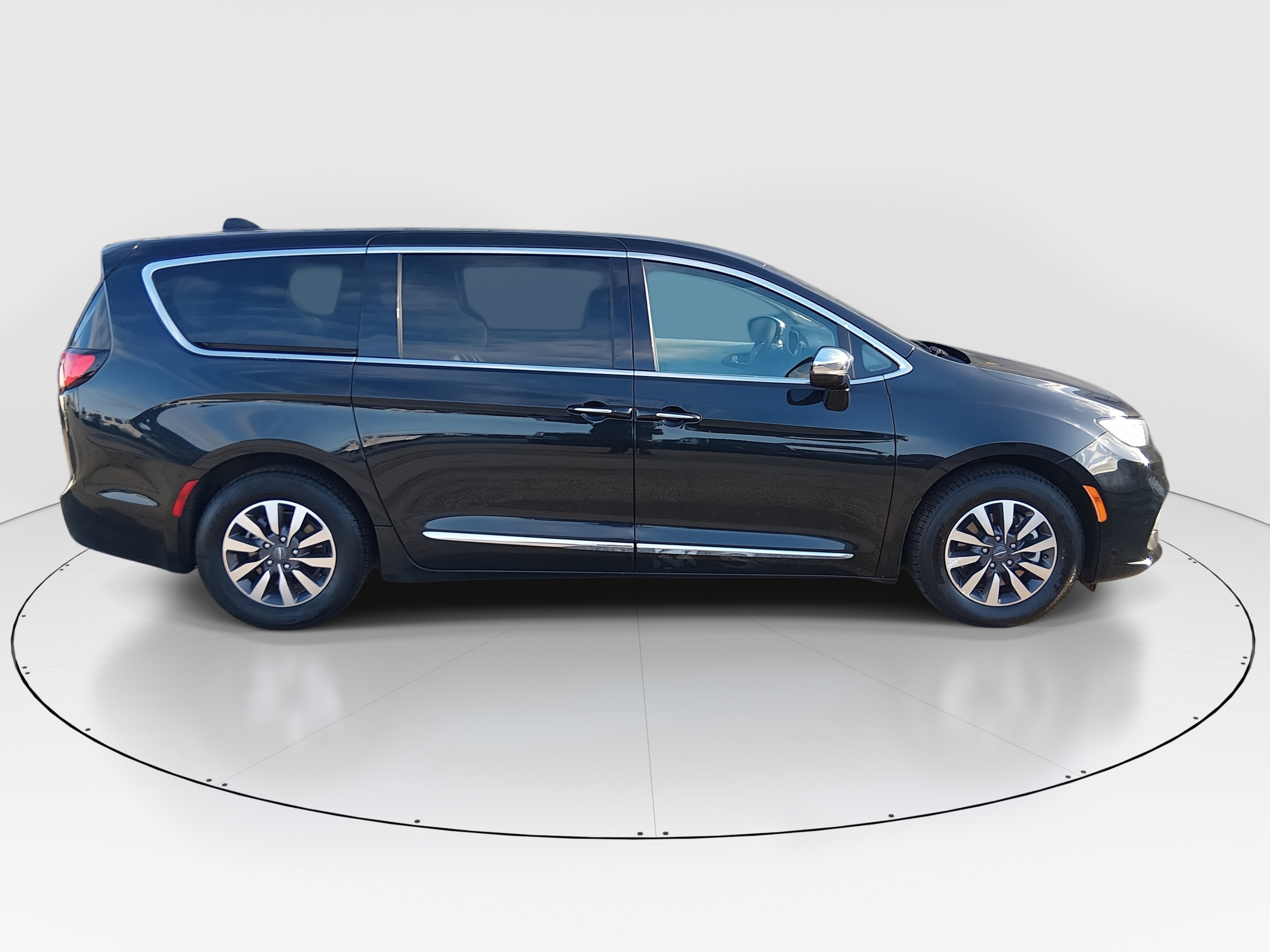 2023 Chrysler Pacifica Hybrid Limited - Photo 8