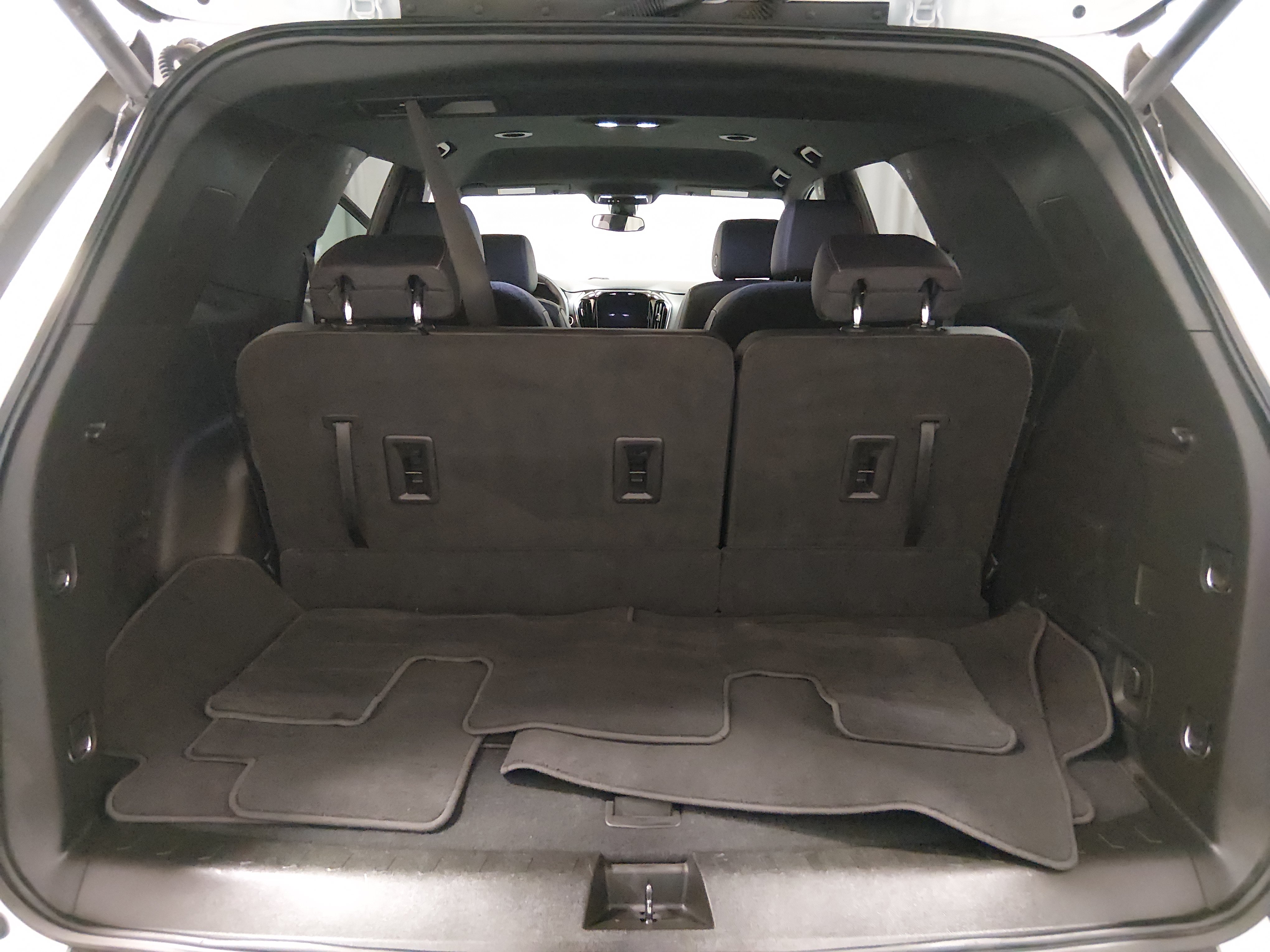 2022 Chevrolet Traverse 3LT - Photo 11