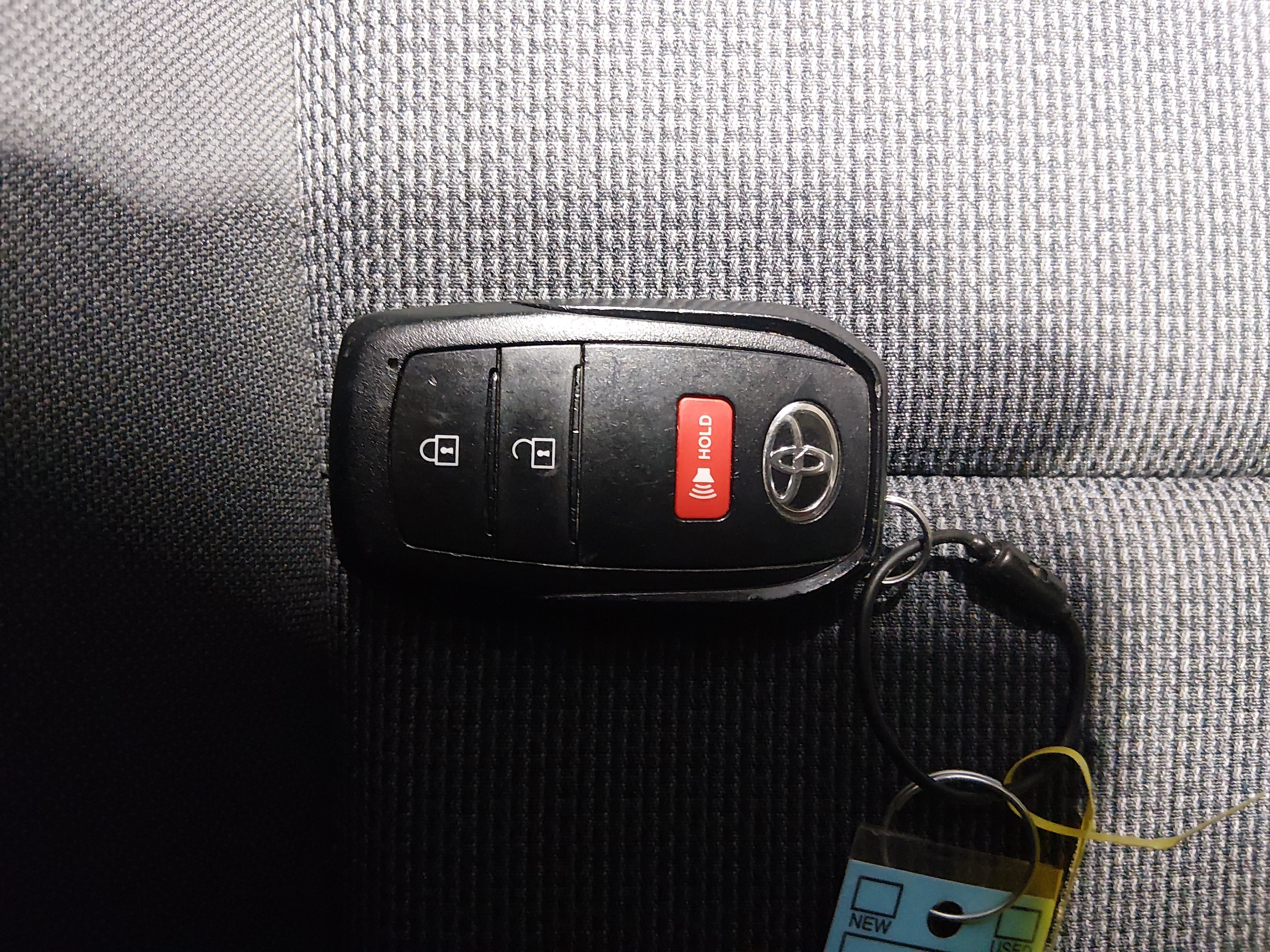 2024 Toyota Prius LE - Photo 15