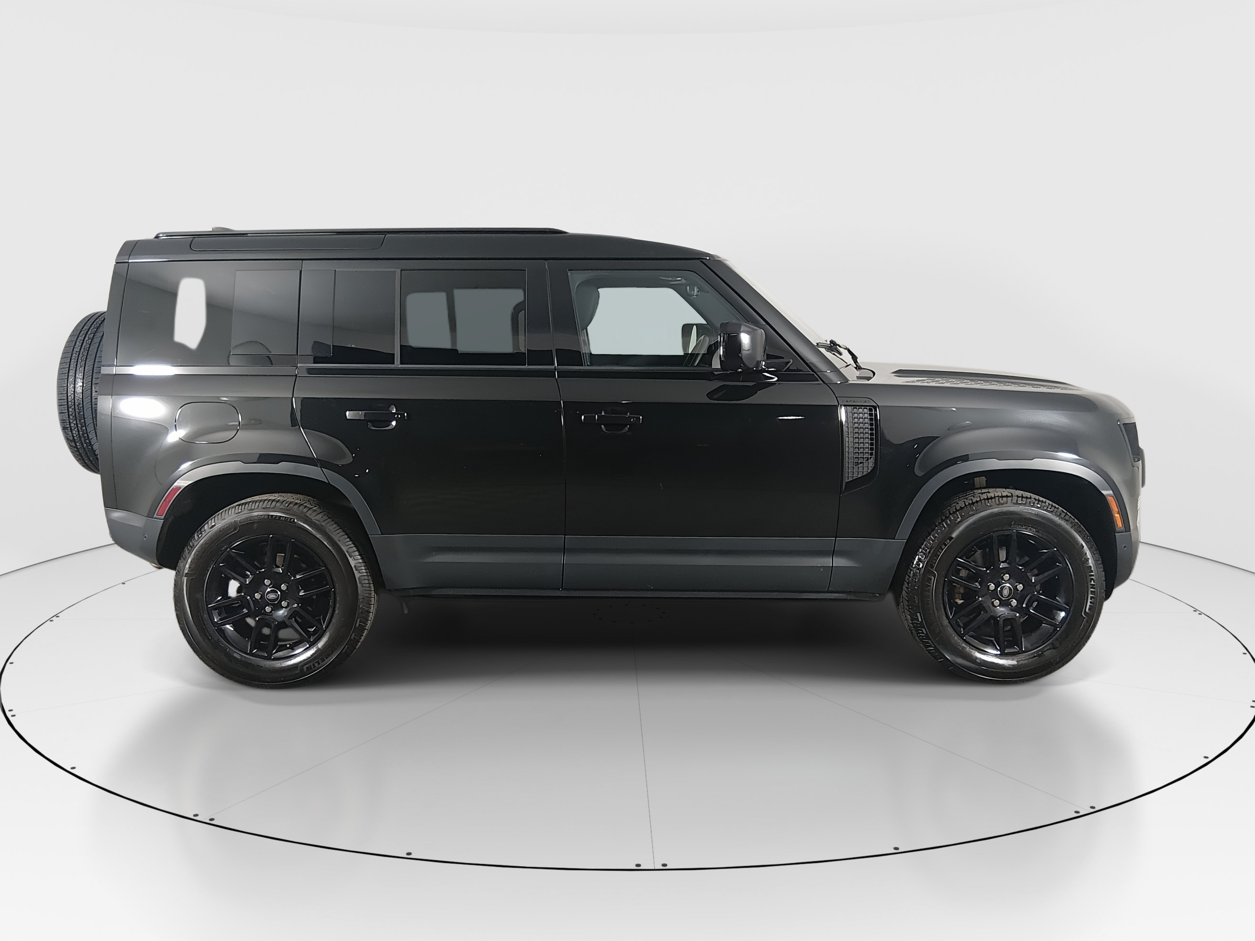 2025 Land Rover Defender S - Photo 8