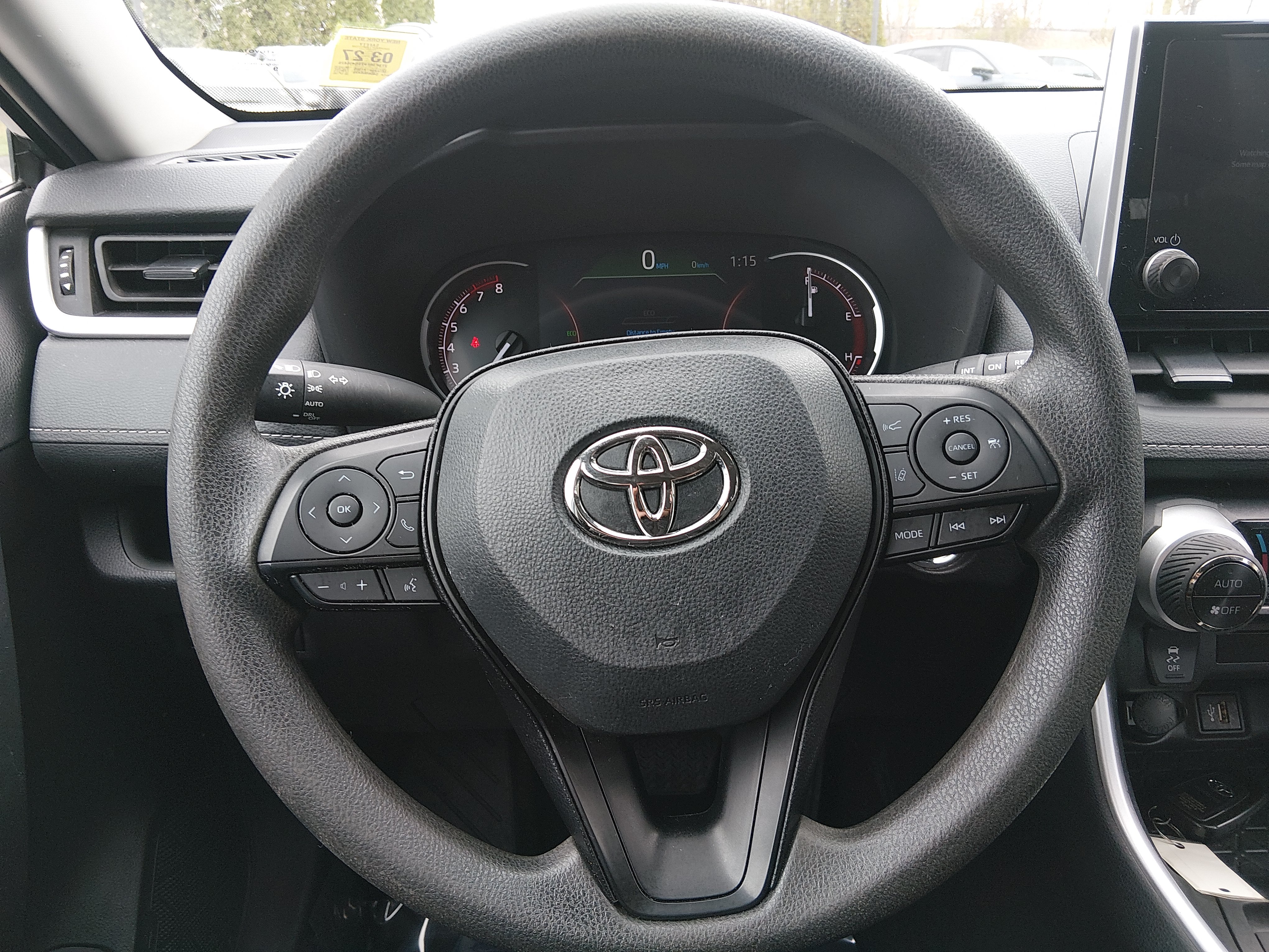 2025 Toyota RAV4 XLE - Photo 12