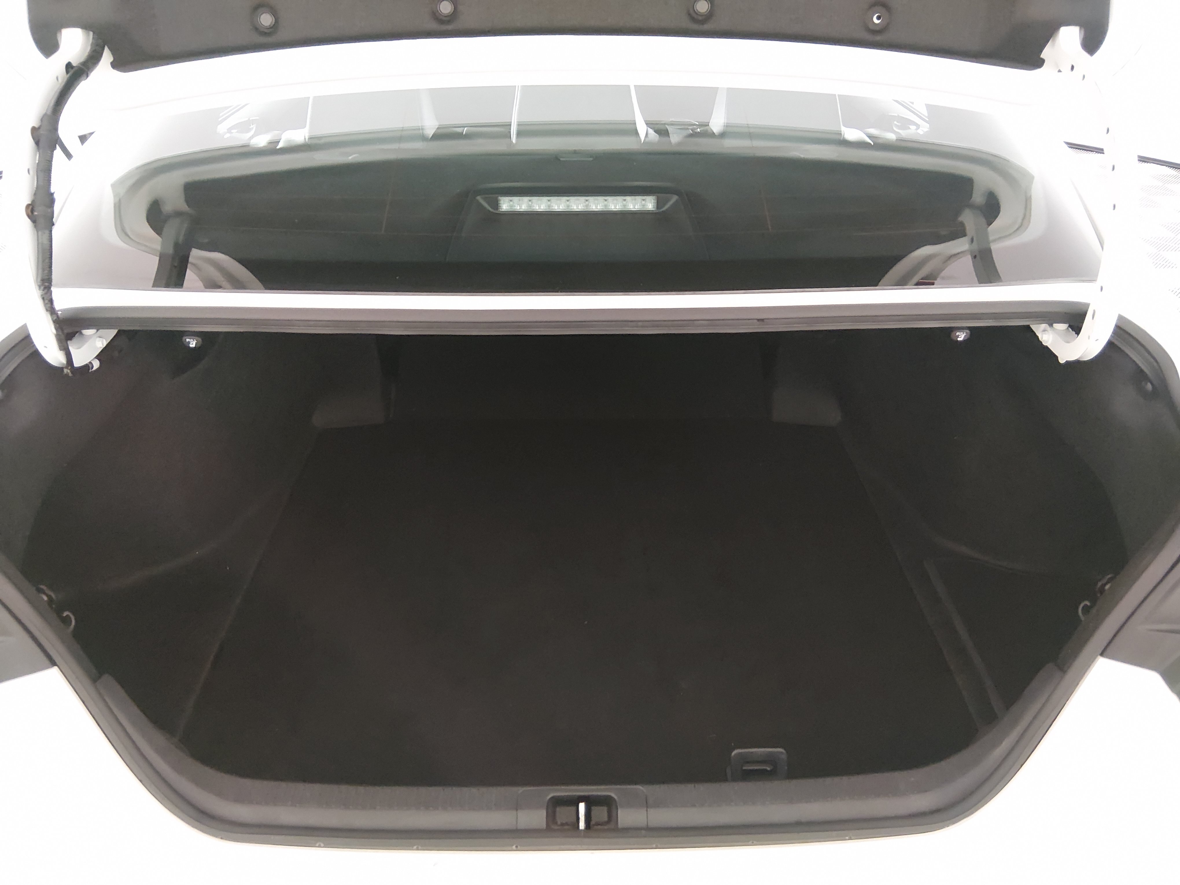 2025 Toyota Camry SE - Photo 11