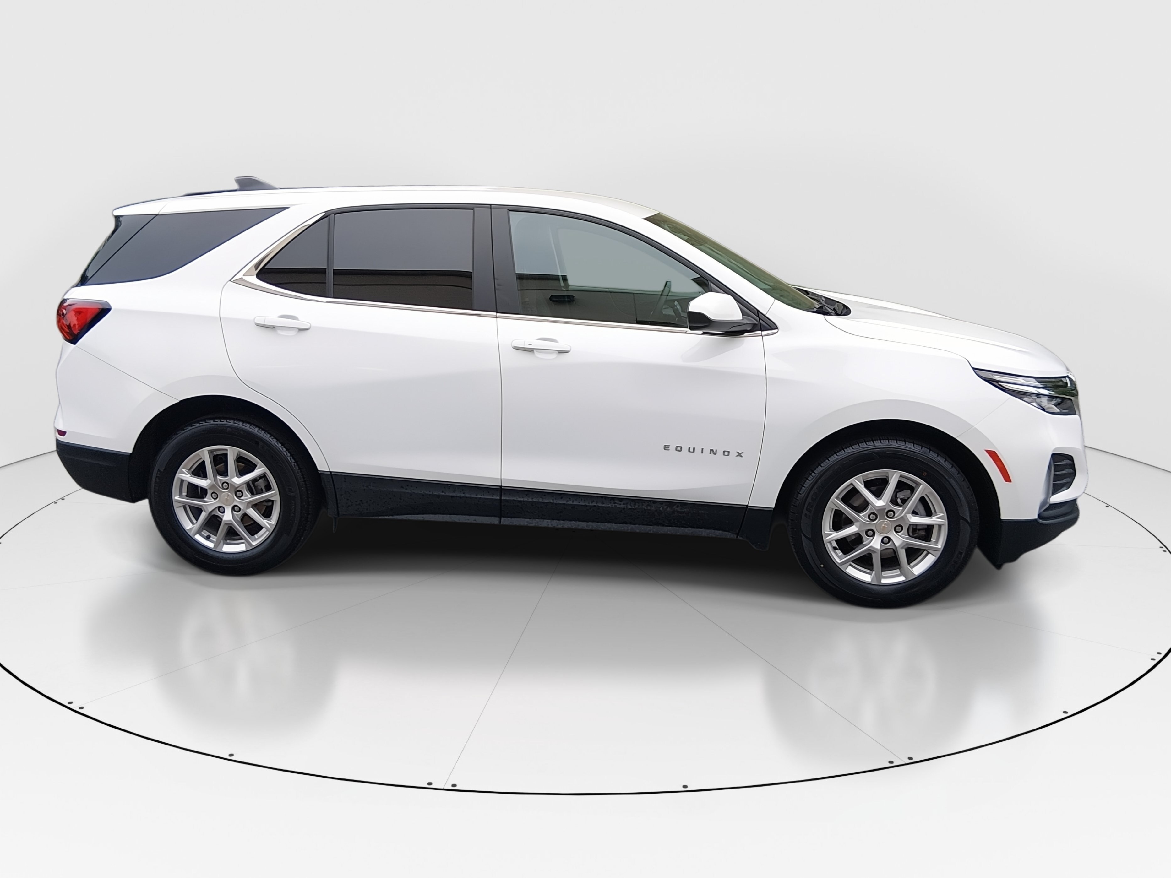 2024 Chevrolet Equinox LT - Photo 8