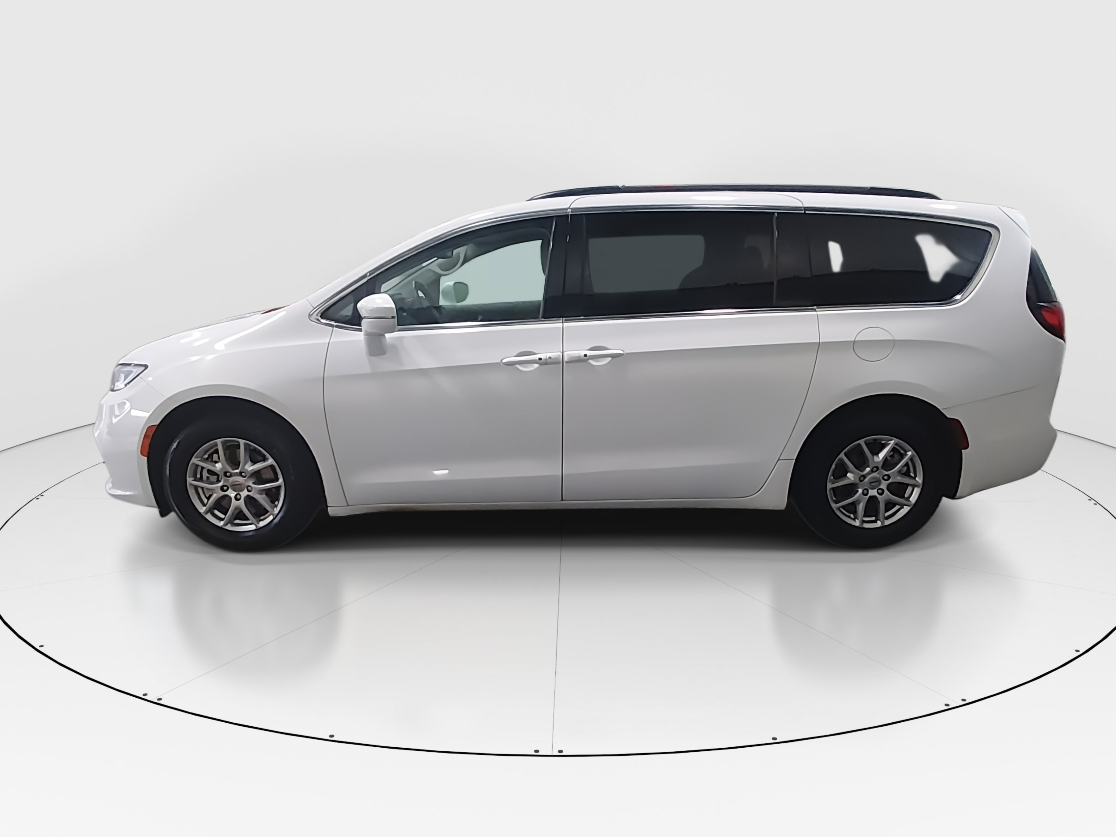 2022 Chrysler Pacifica Touring L - Photo 4