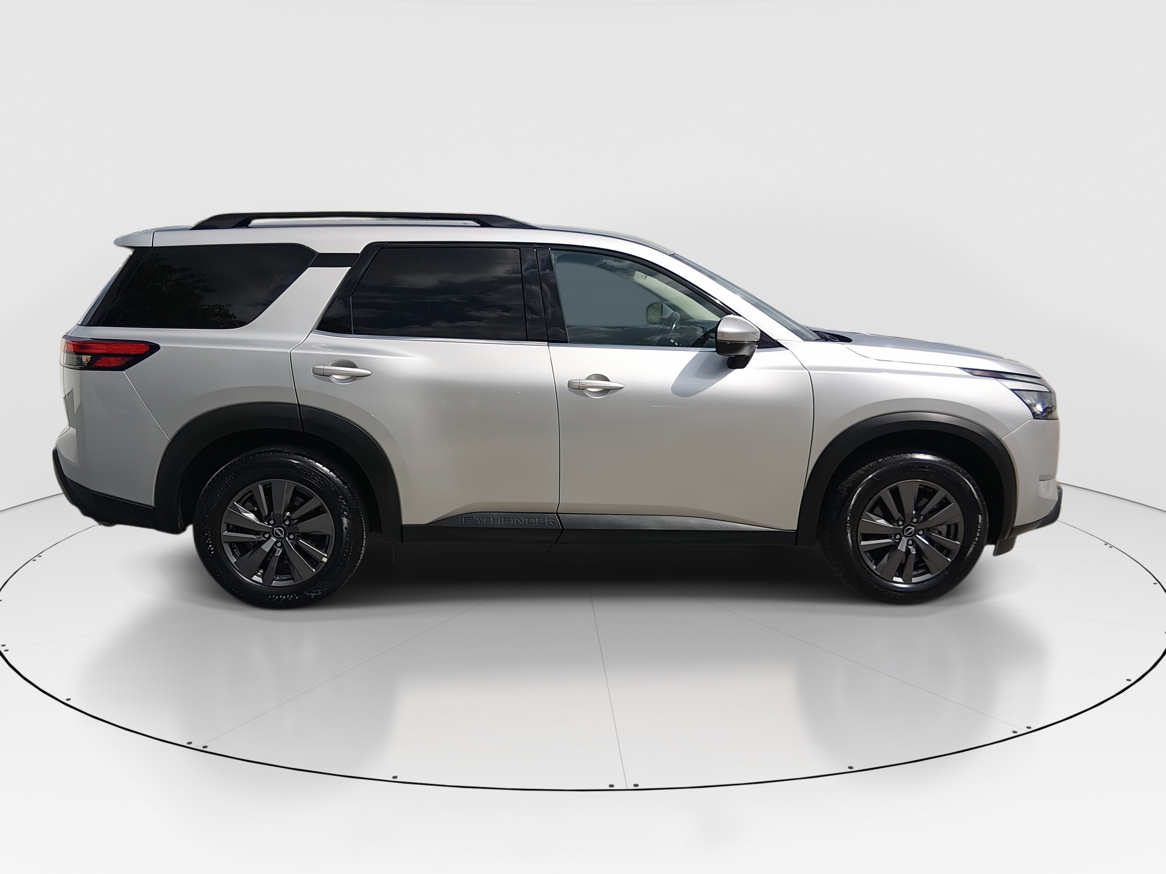 2025 Nissan Pathfinder SV - Photo 8