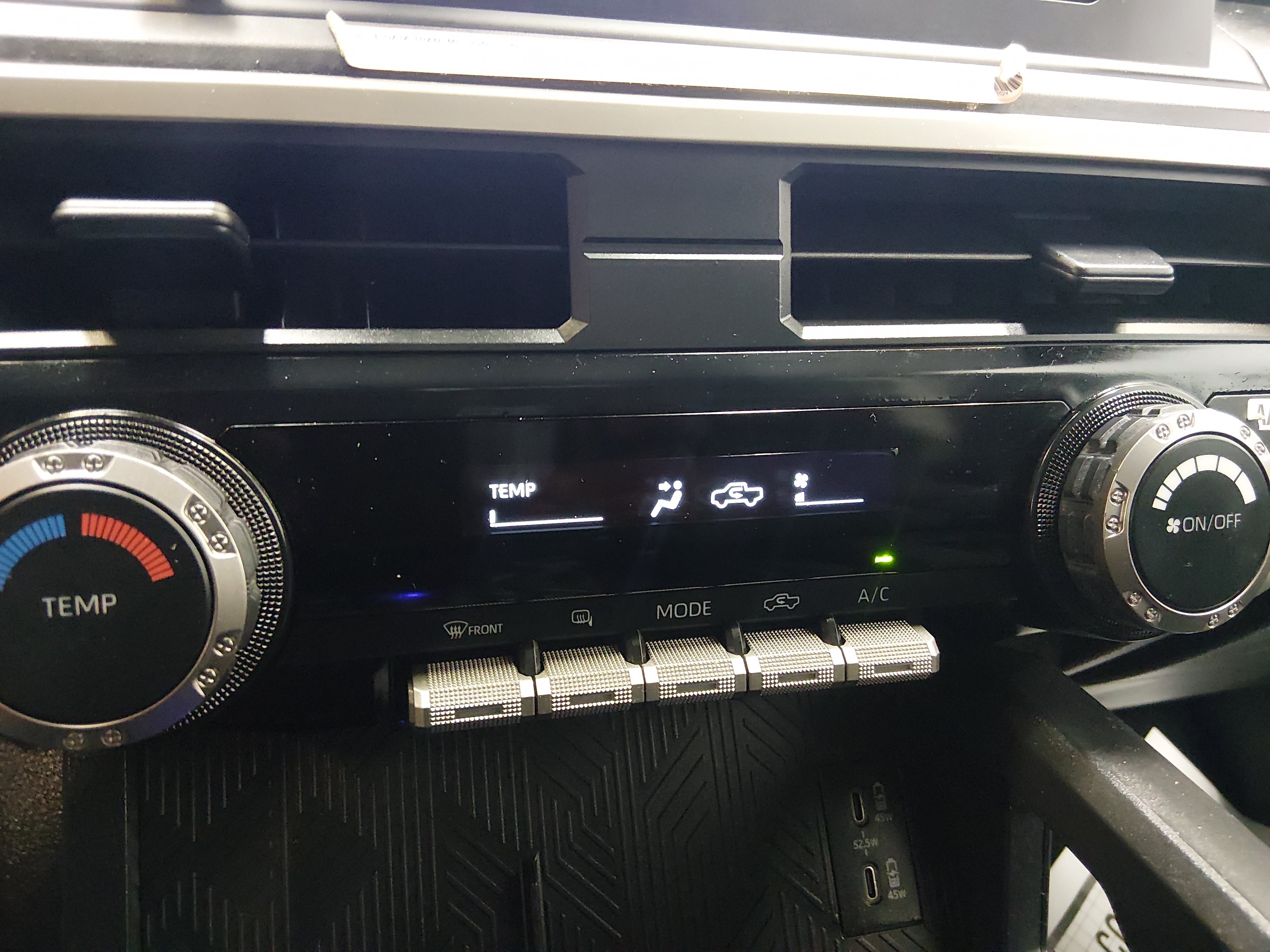 2024 Toyota Tacoma SR - Photo 19