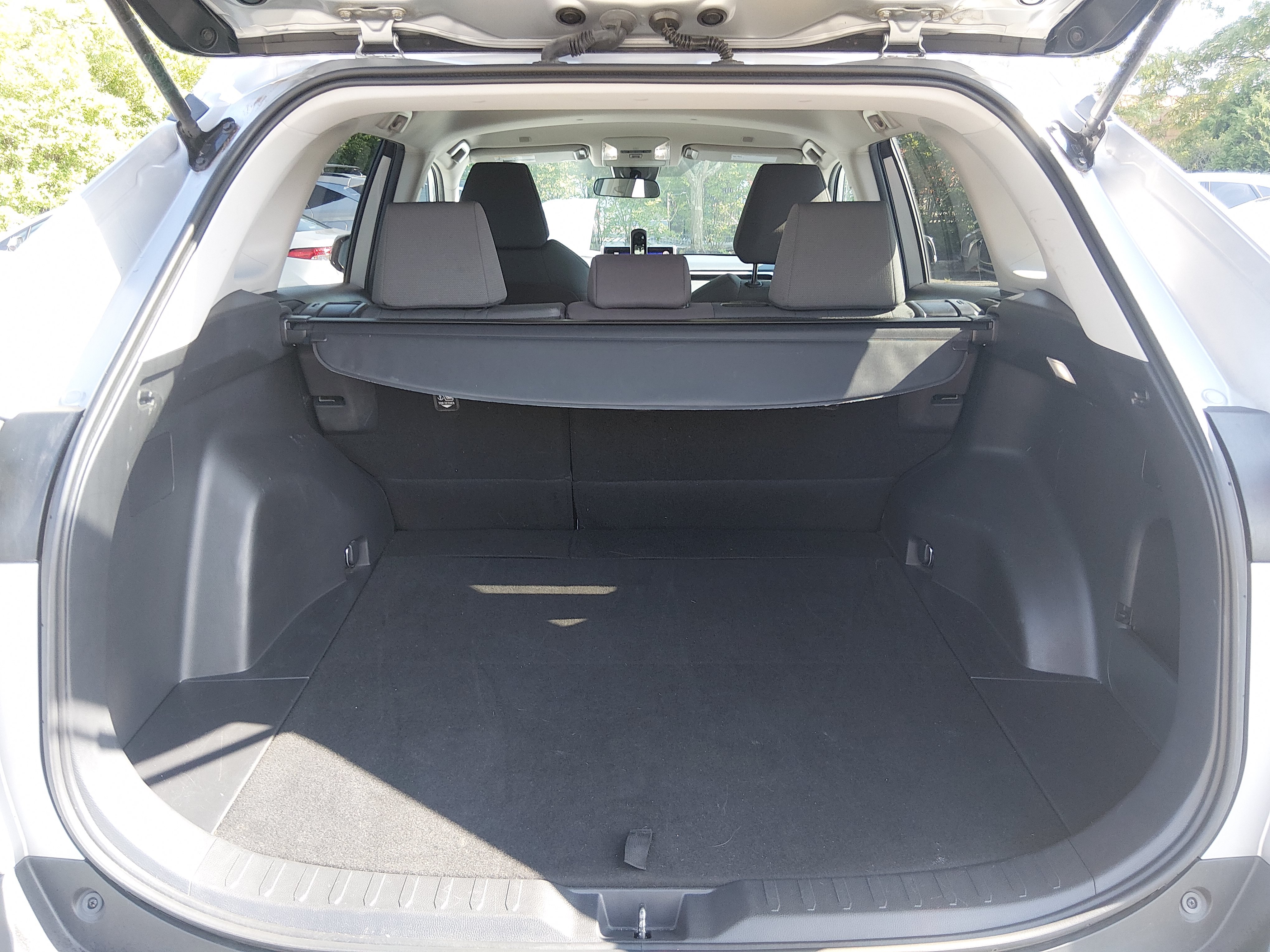 2024 Toyota RAV4 XLE - Photo 11