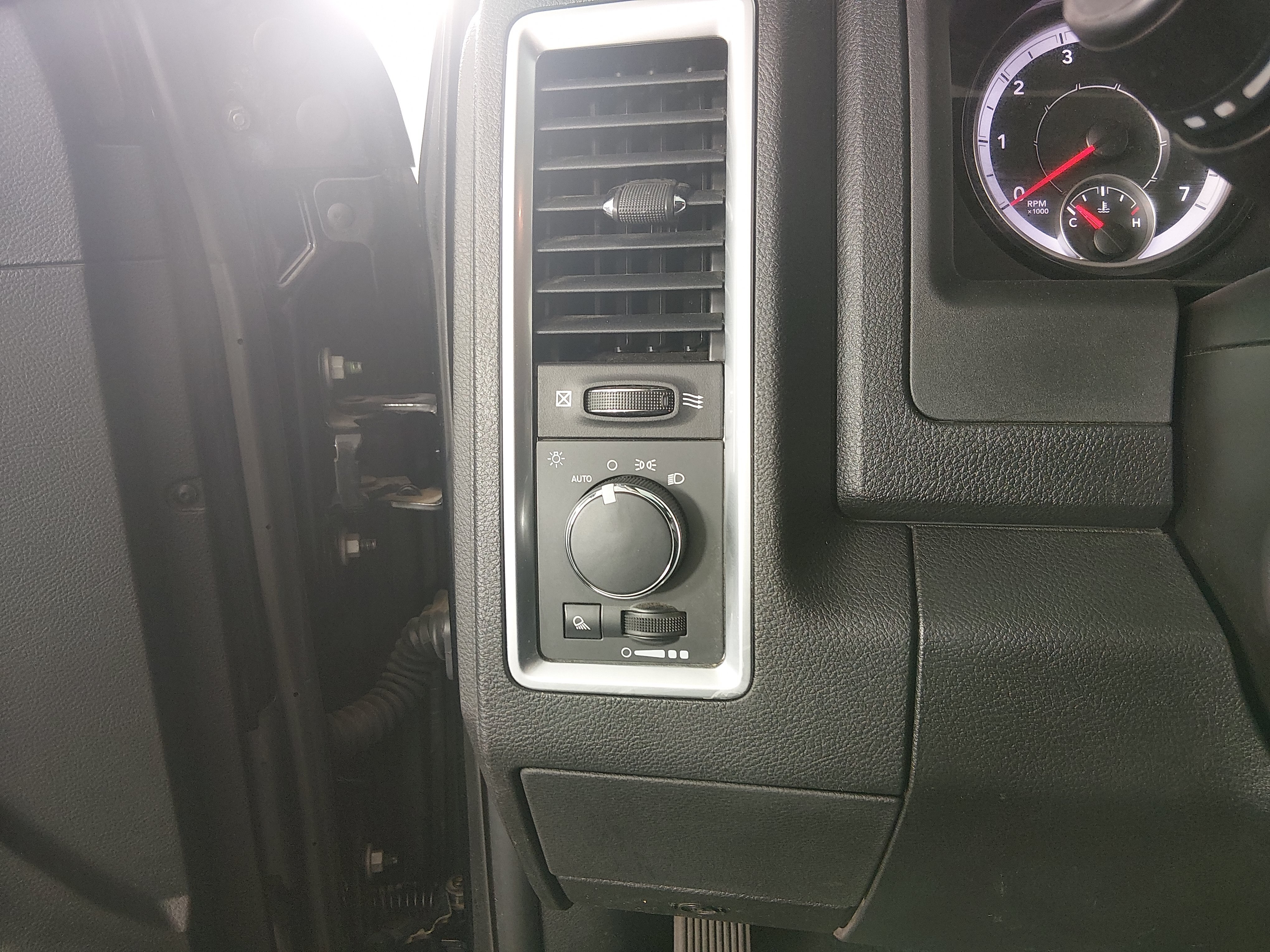 2024 RAM Ram 1500 Classic SLT - Photo 13