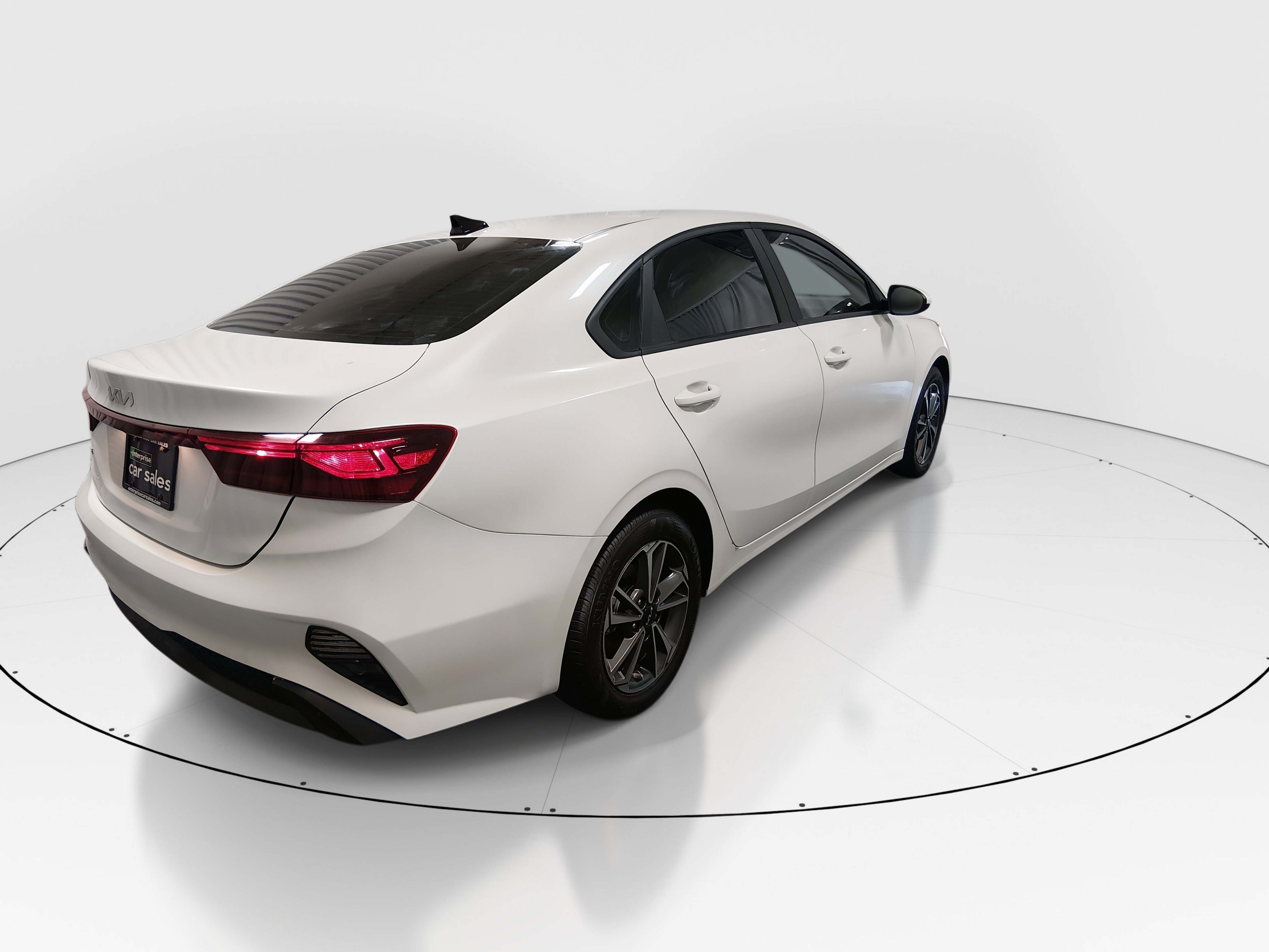 2024 Kia Forte LXS - Photo 7