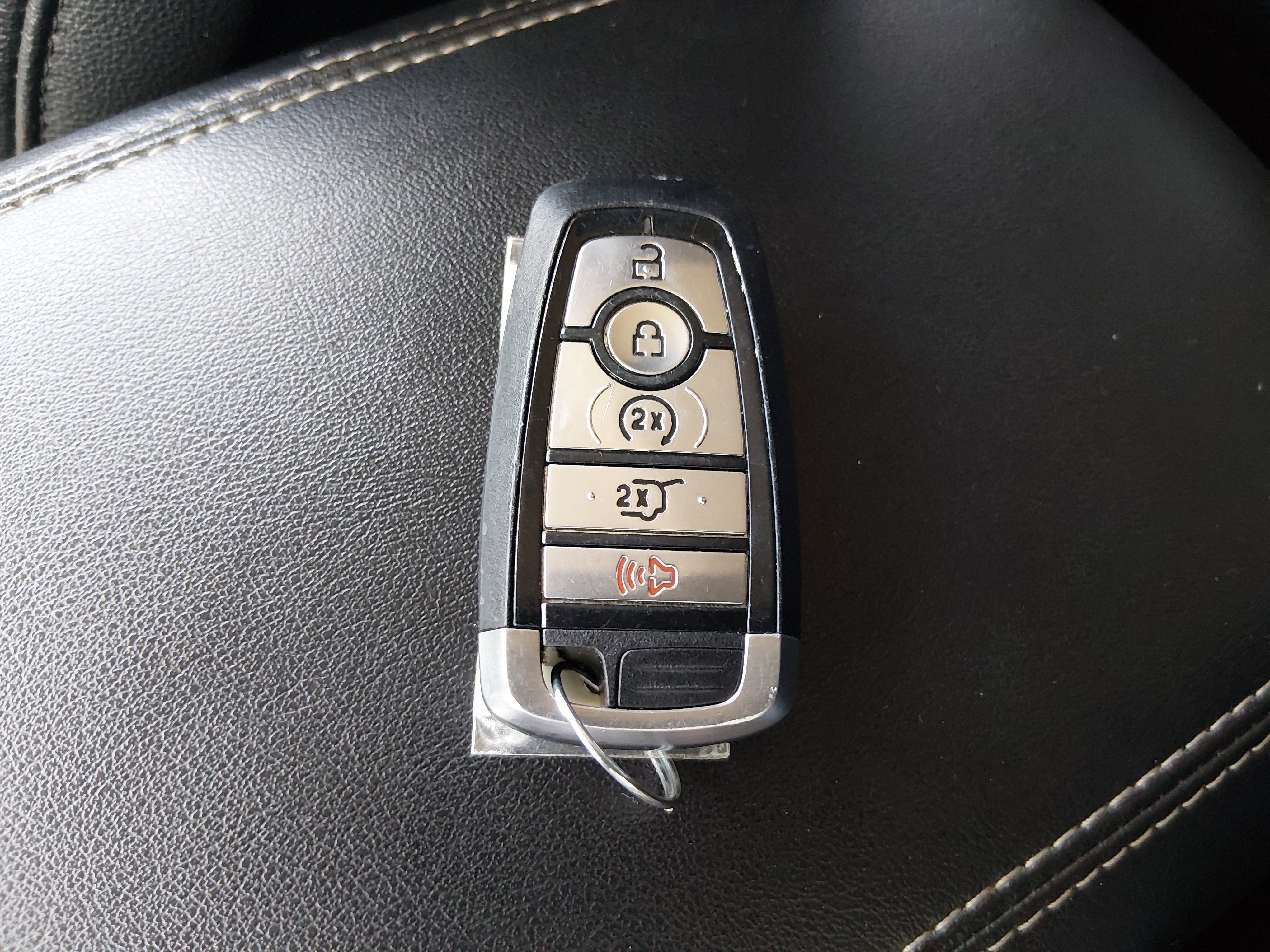 2024 Ford Edge Titanium - Photo 15