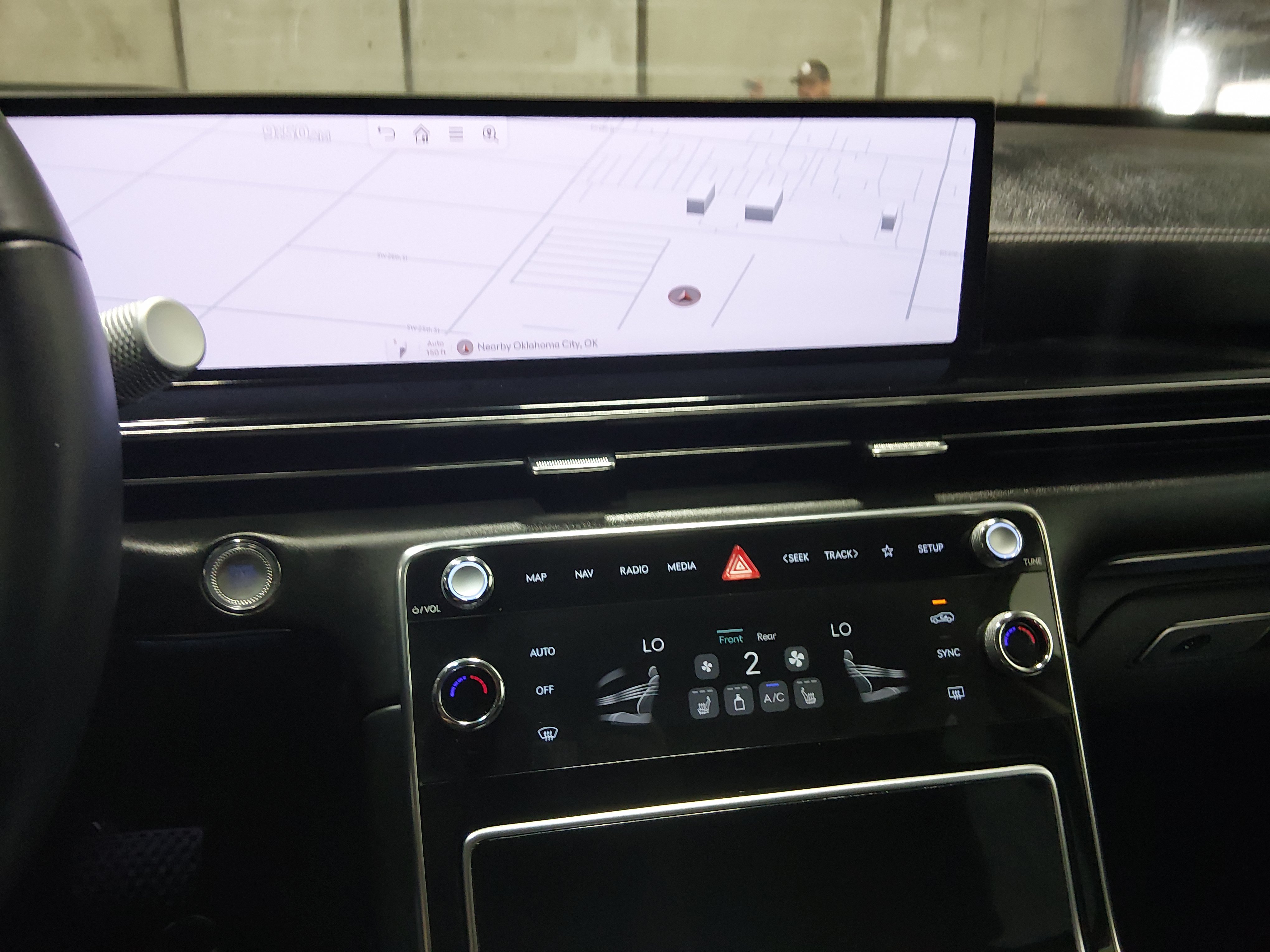 2025 GENESIS GV80 Standard - Photo 18