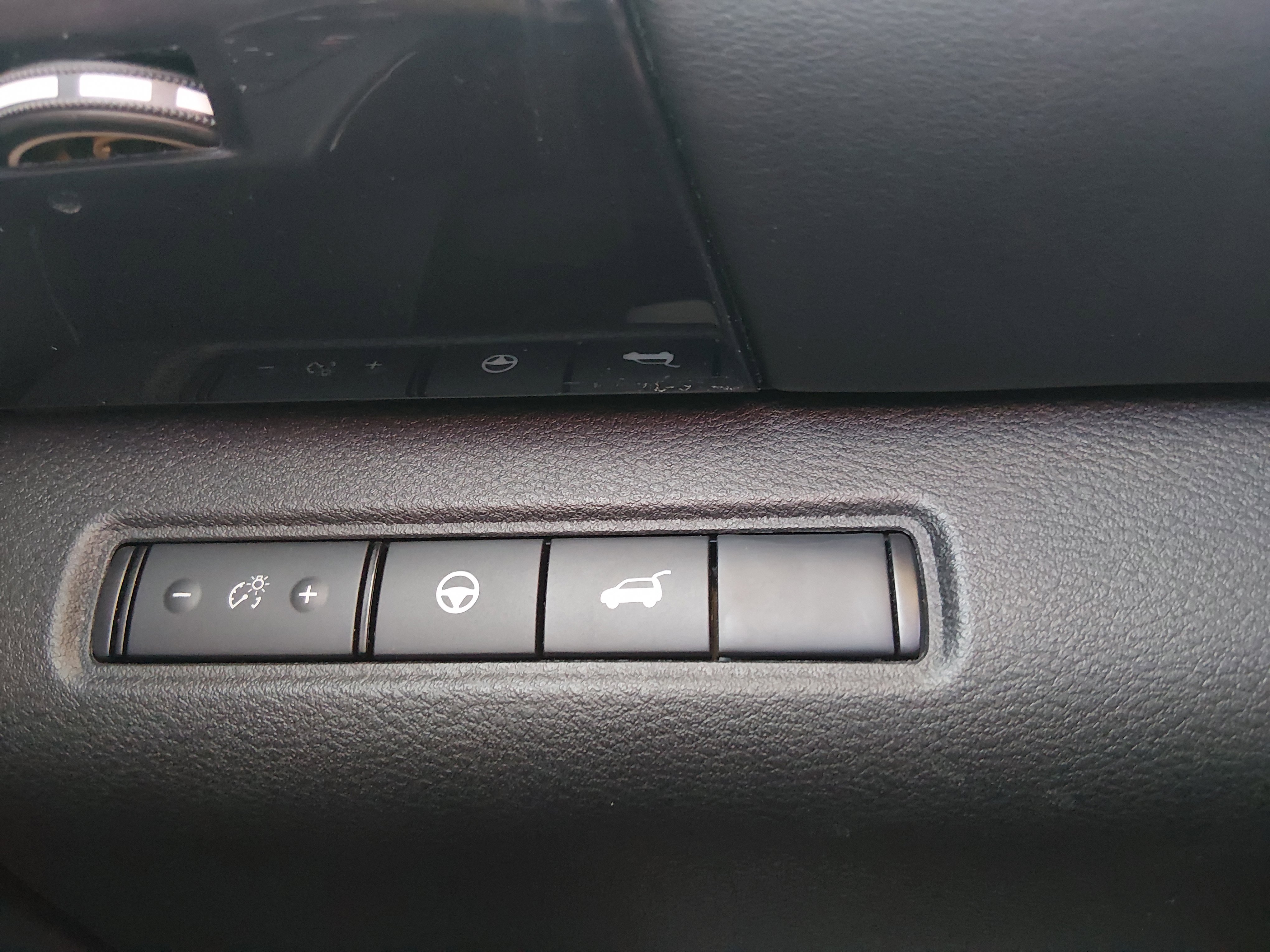 2025 Nissan Pathfinder SV - Photo 13