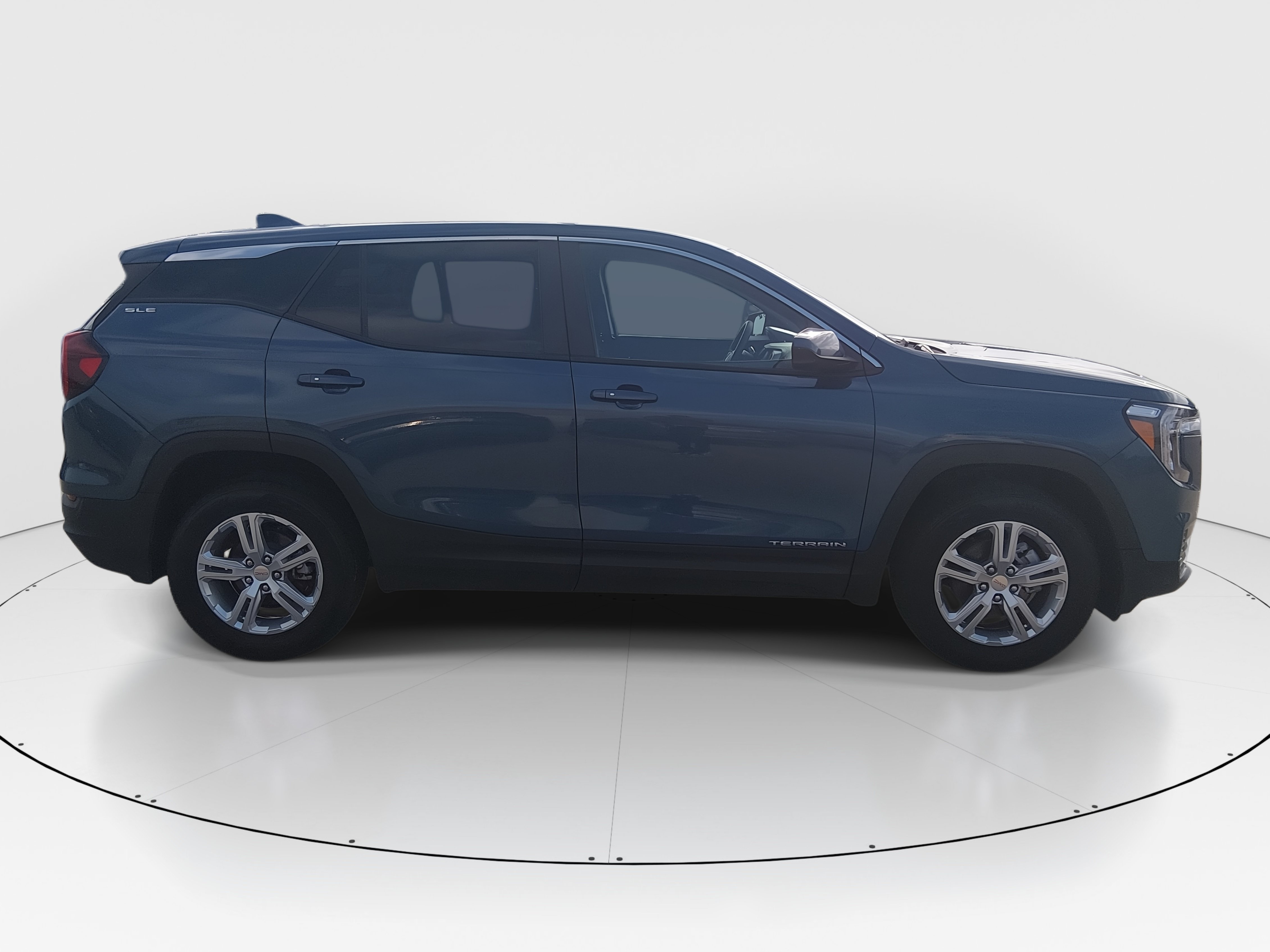 2024 GMC Terrain SLE - Photo 8