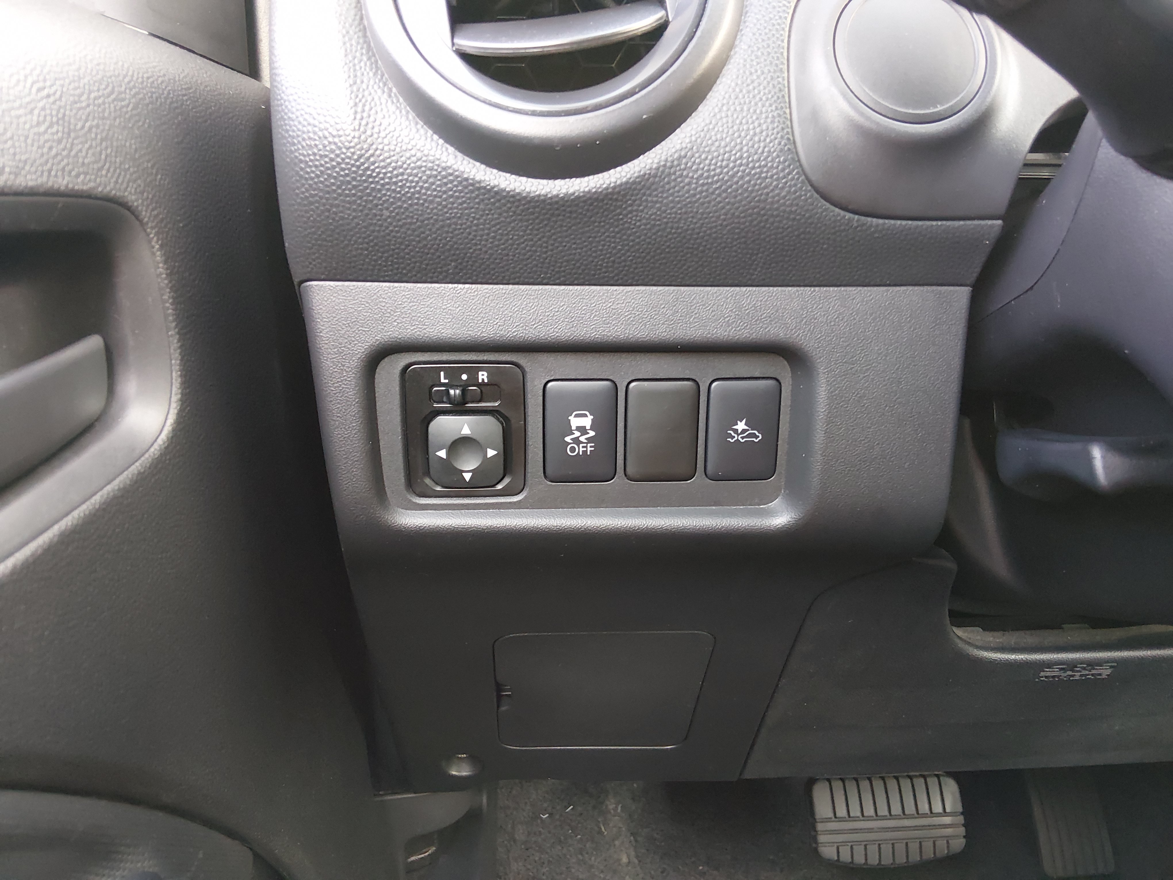 2024 Mitsubishi Mirage ES - Photo 13