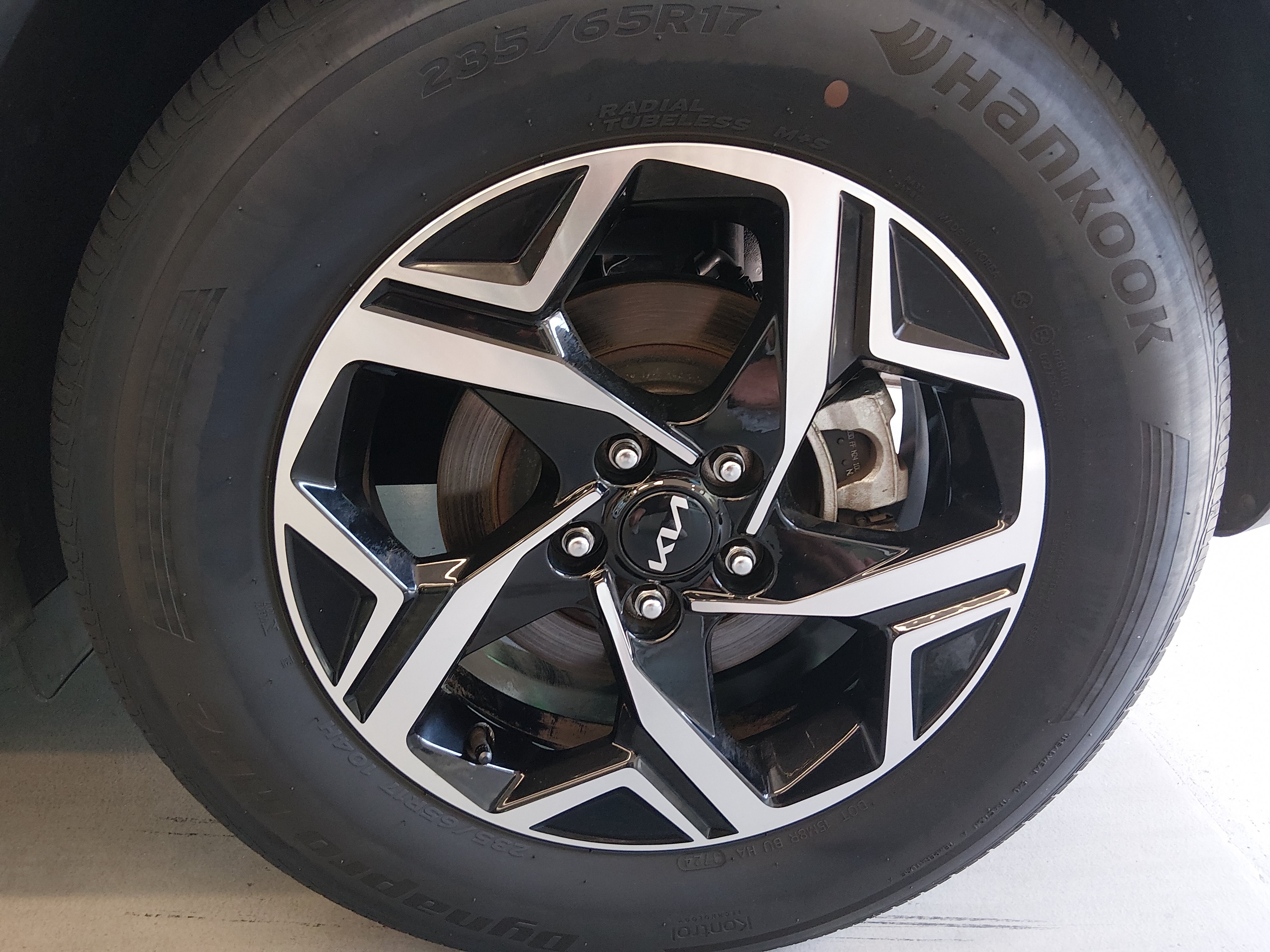 2025 Kia Sportage LX - Photo 10