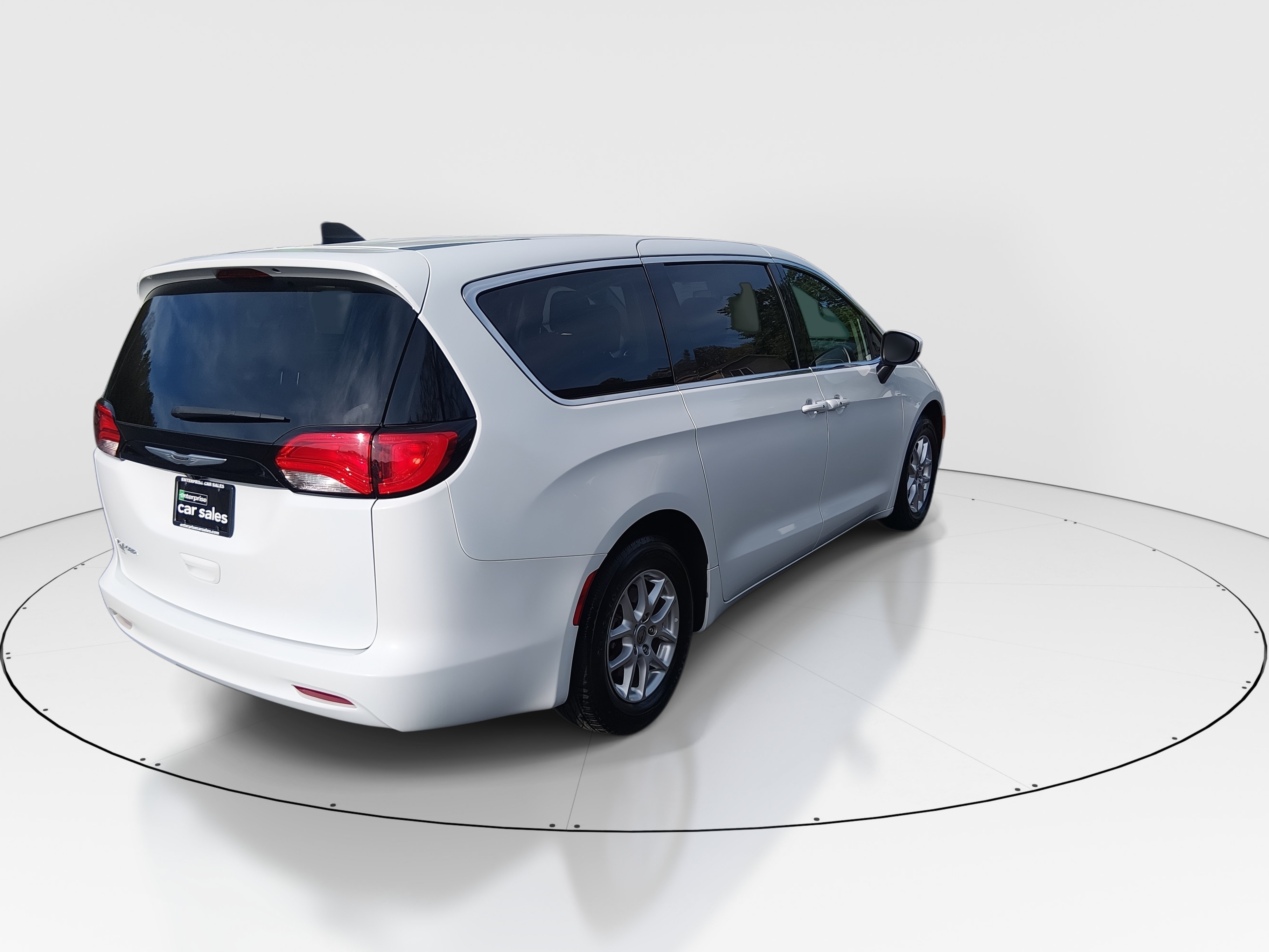 2023 Chrysler Voyager LX - Photo 7