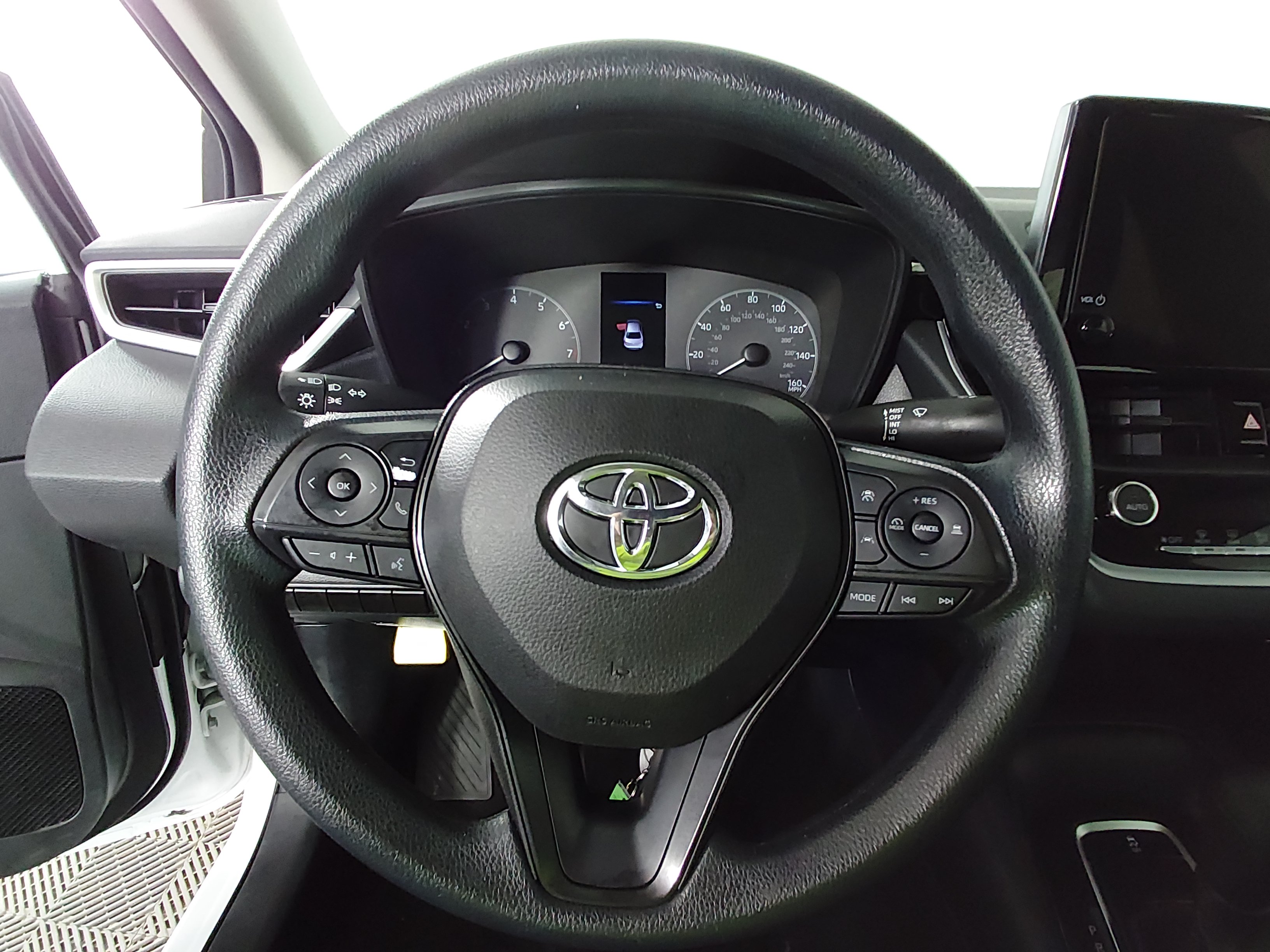 2024 Toyota Corolla LE - Photo 12