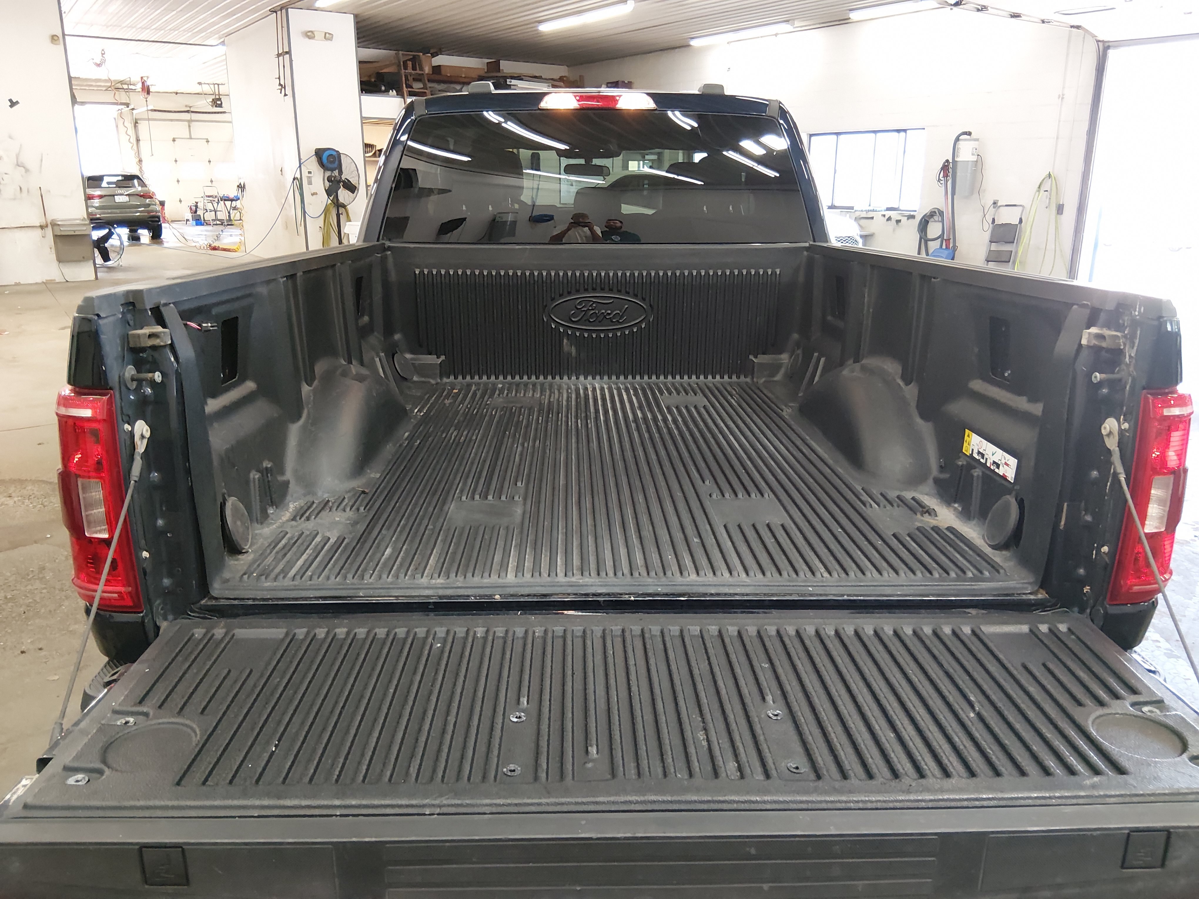 2022 Ford F-150 XL - Photo 11
