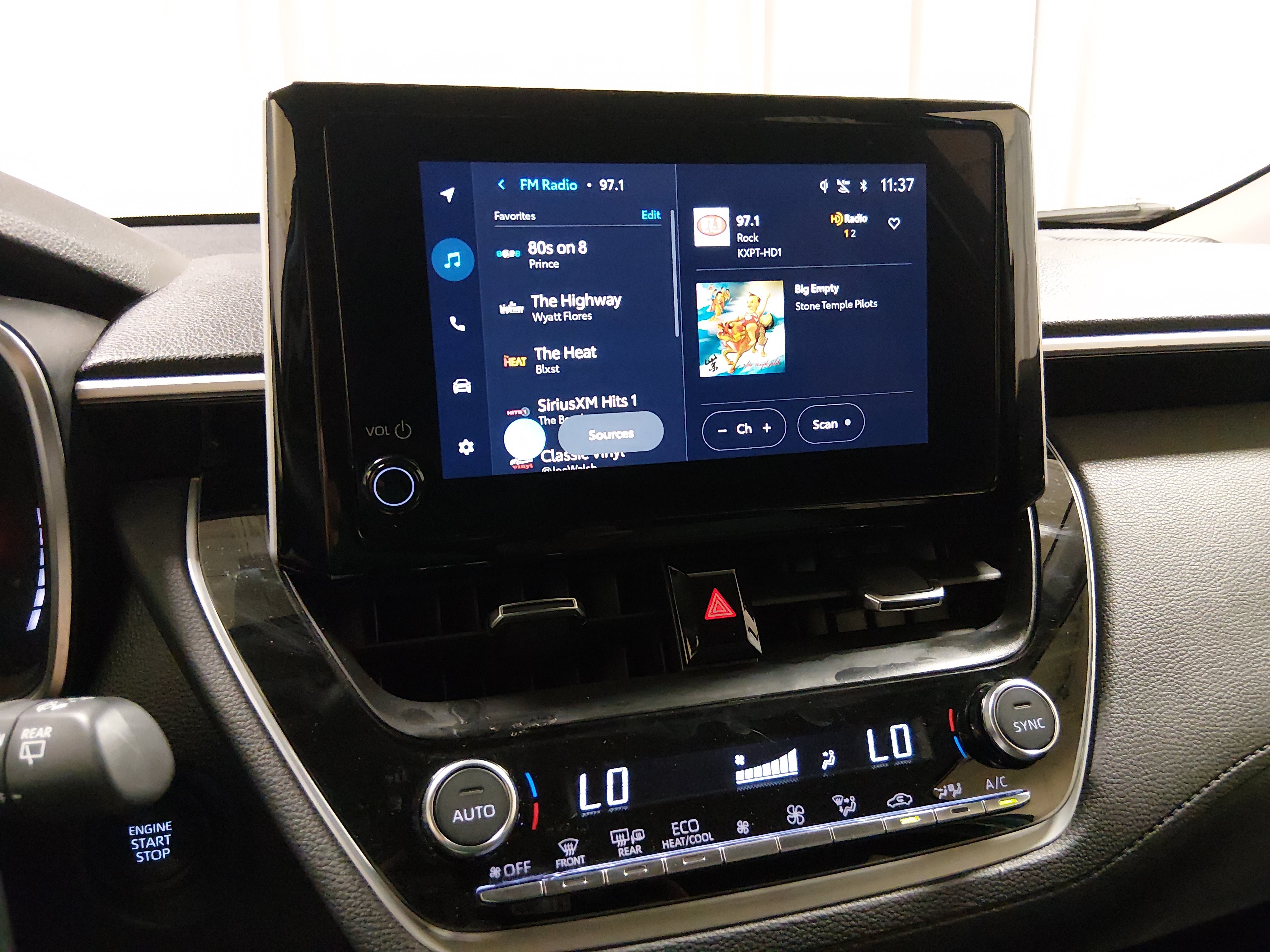 2024 Toyota Corolla Cross XLE - Photo 17