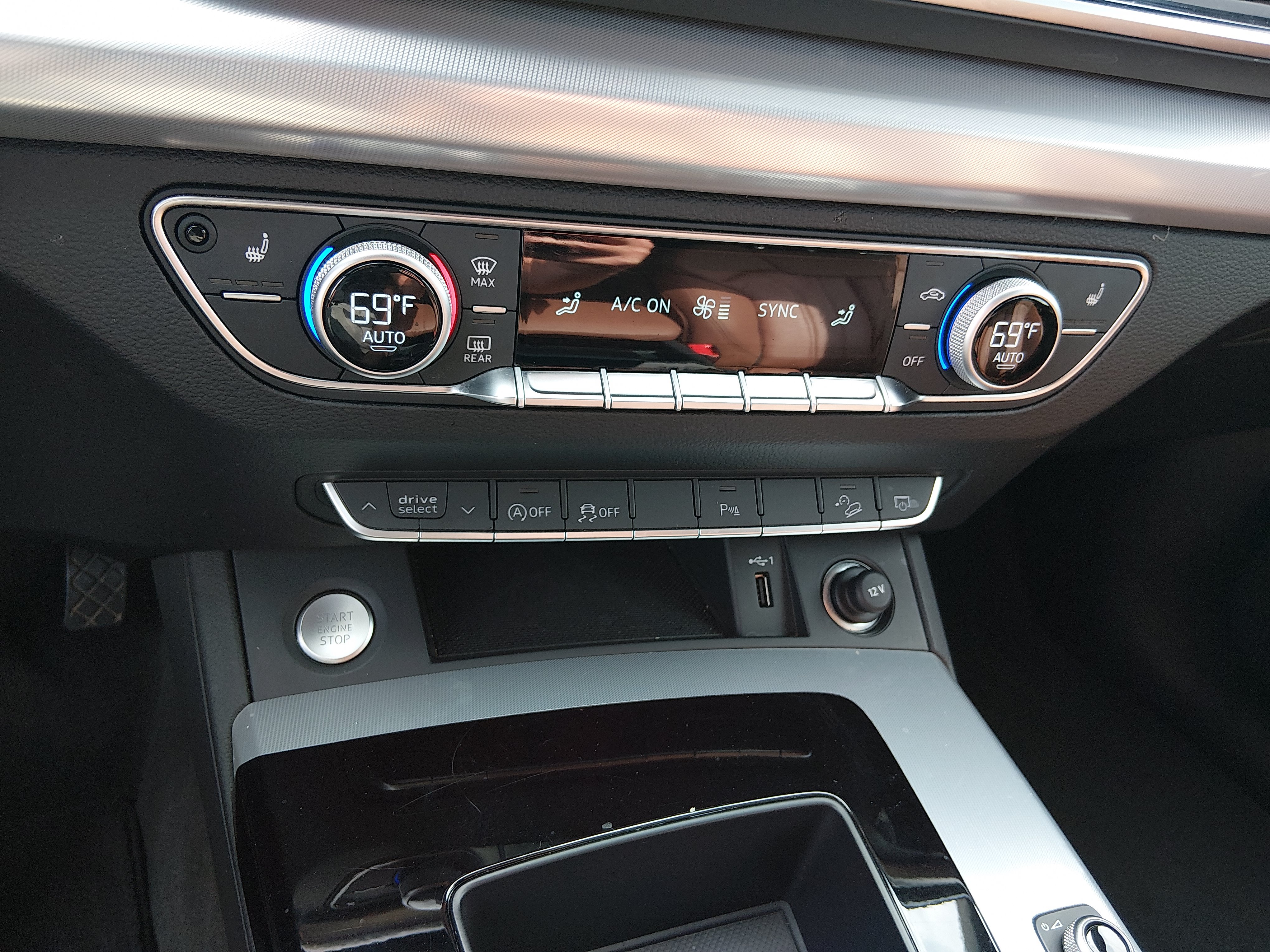 2025 Audi Q5 Premium - Photo 13