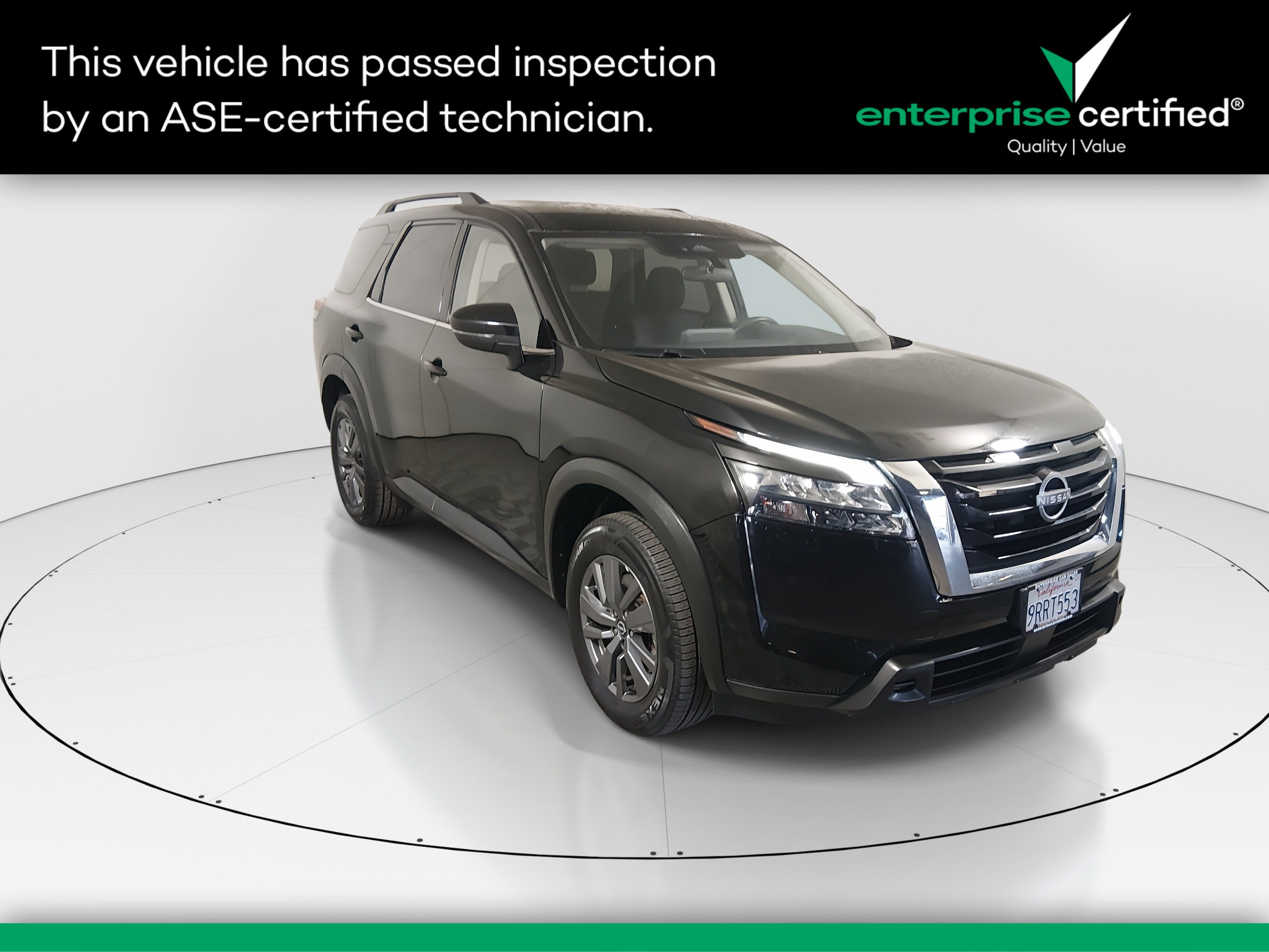 2025 Nissan Pathfinder SV