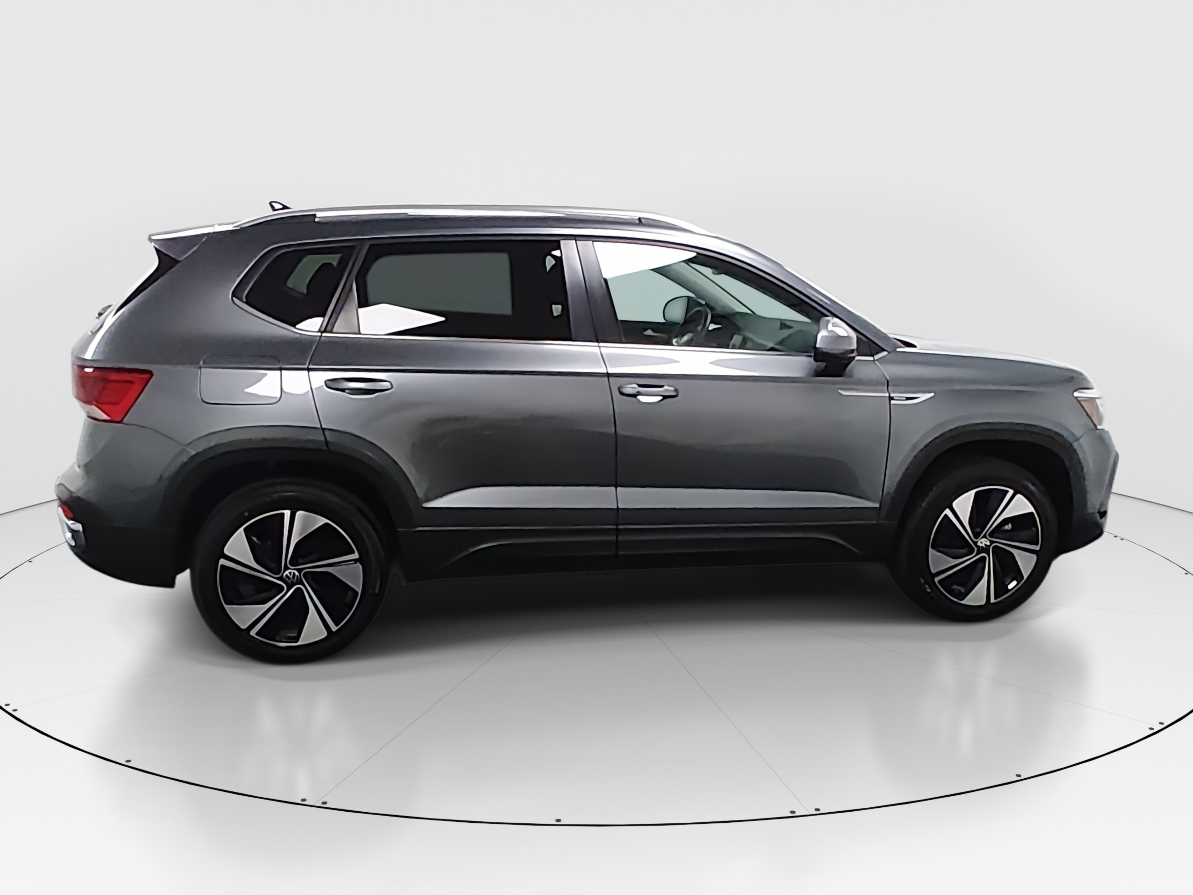 2024 Volkswagen Taos SE - Photo 8