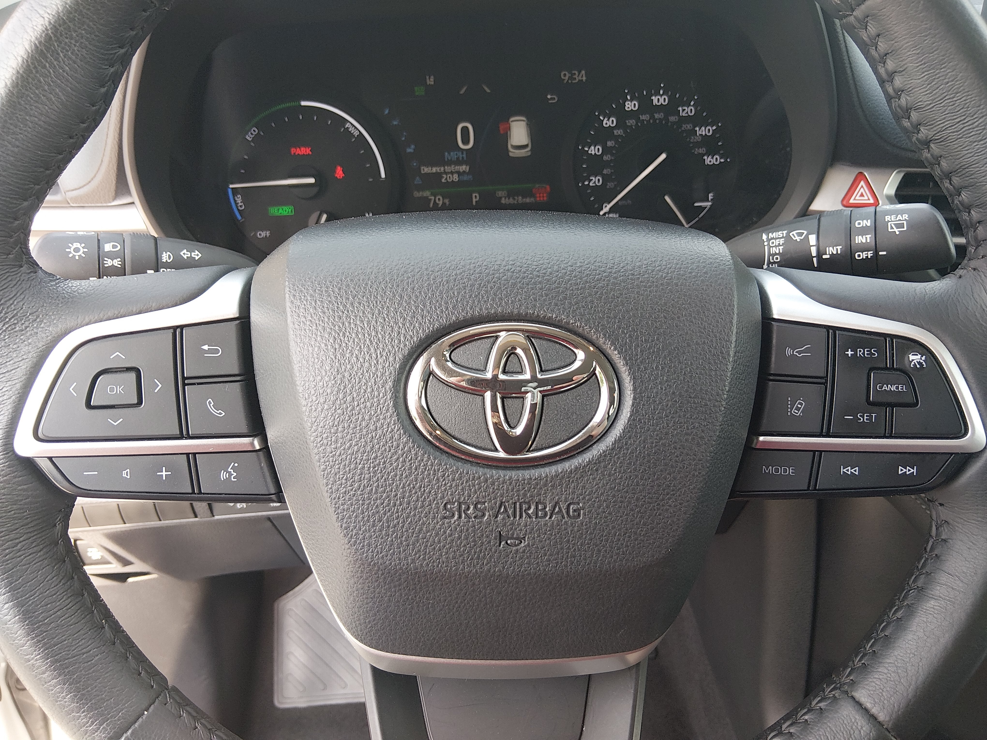 2025 Toyota Sienna XLE - Photo 12