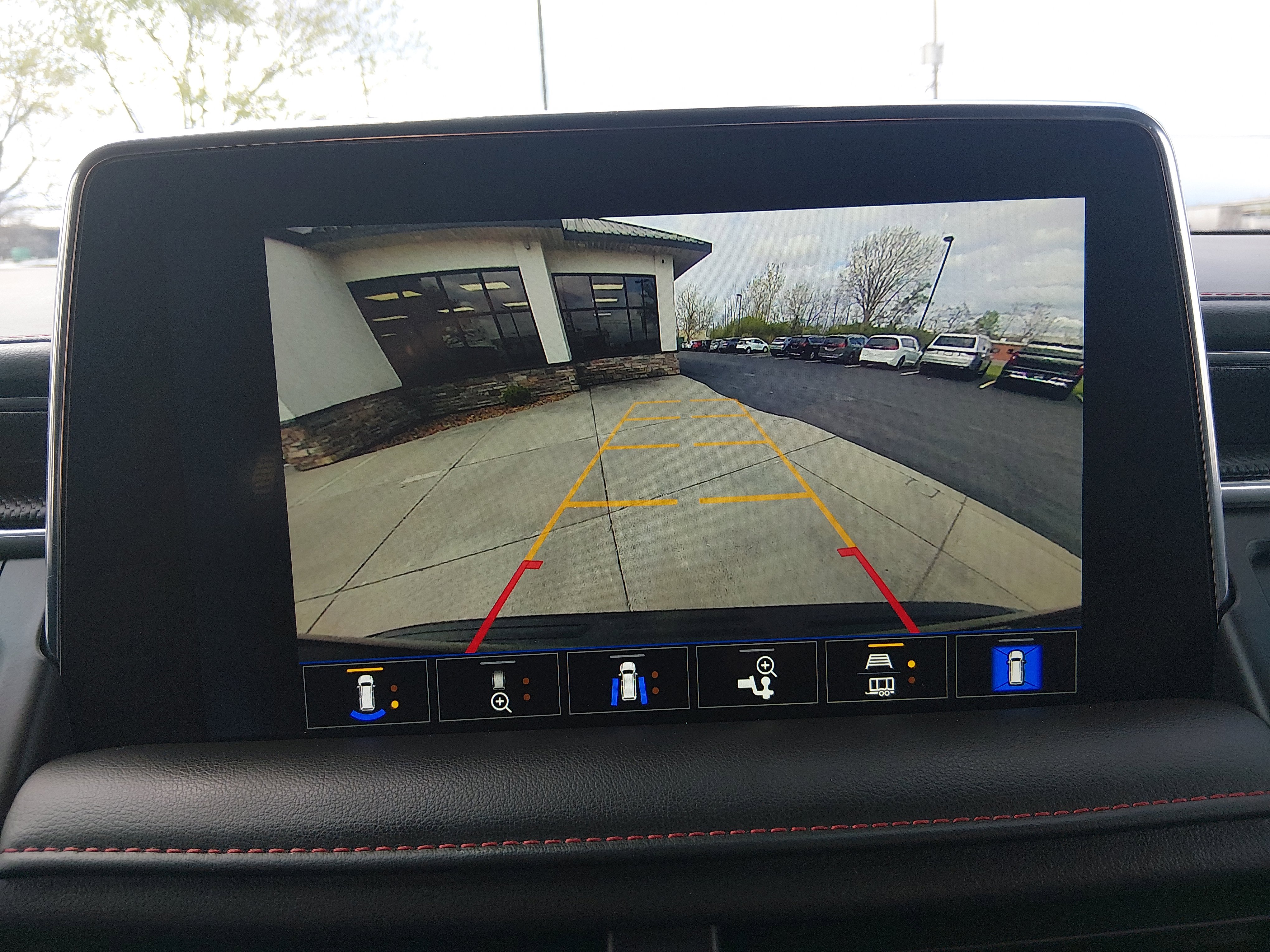 2024 Chevrolet Suburban RST - Photo 16