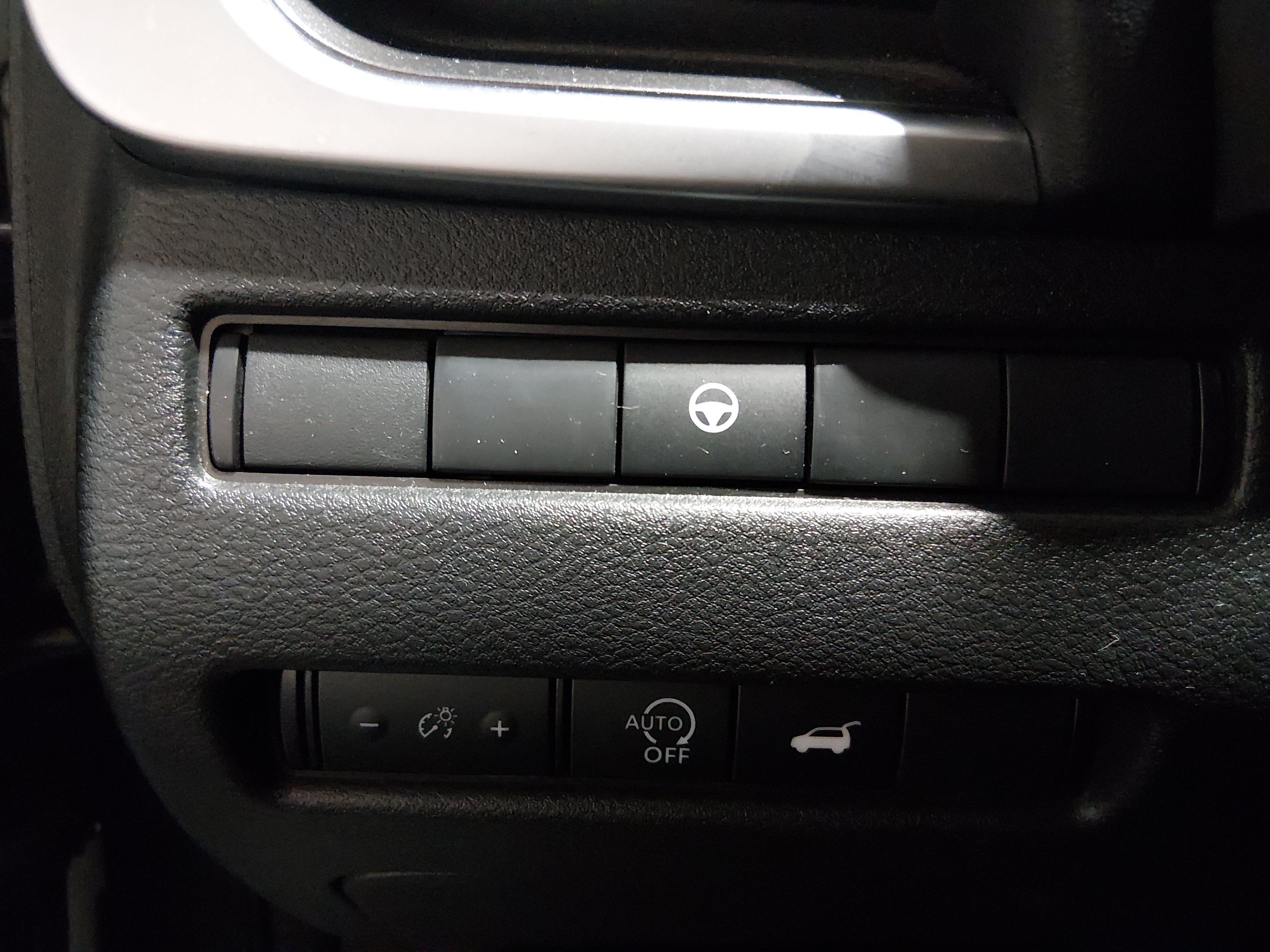 2025 Nissan Rogue SV - Photo 13