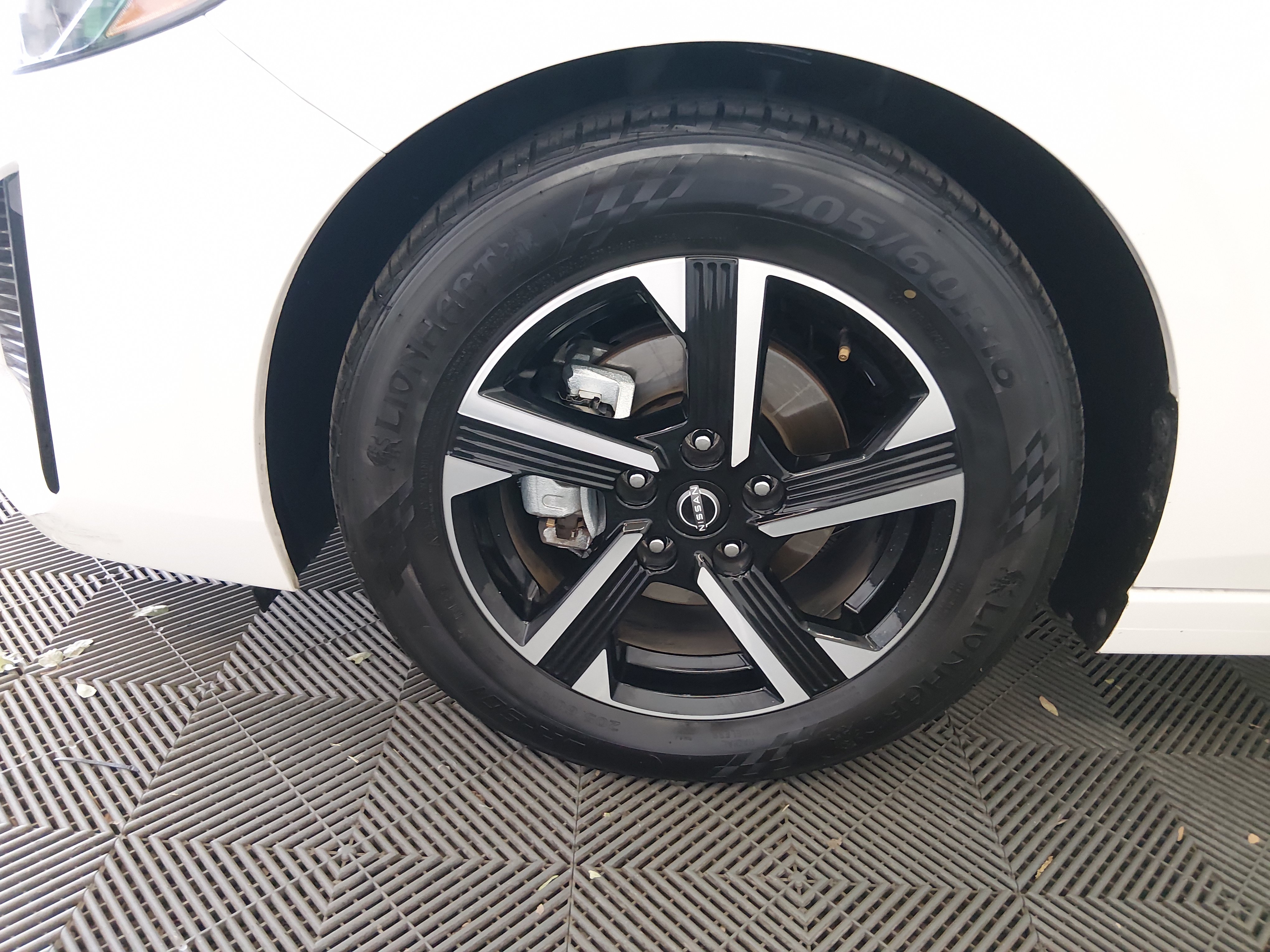 2024 Nissan Sentra SV - Photo 10