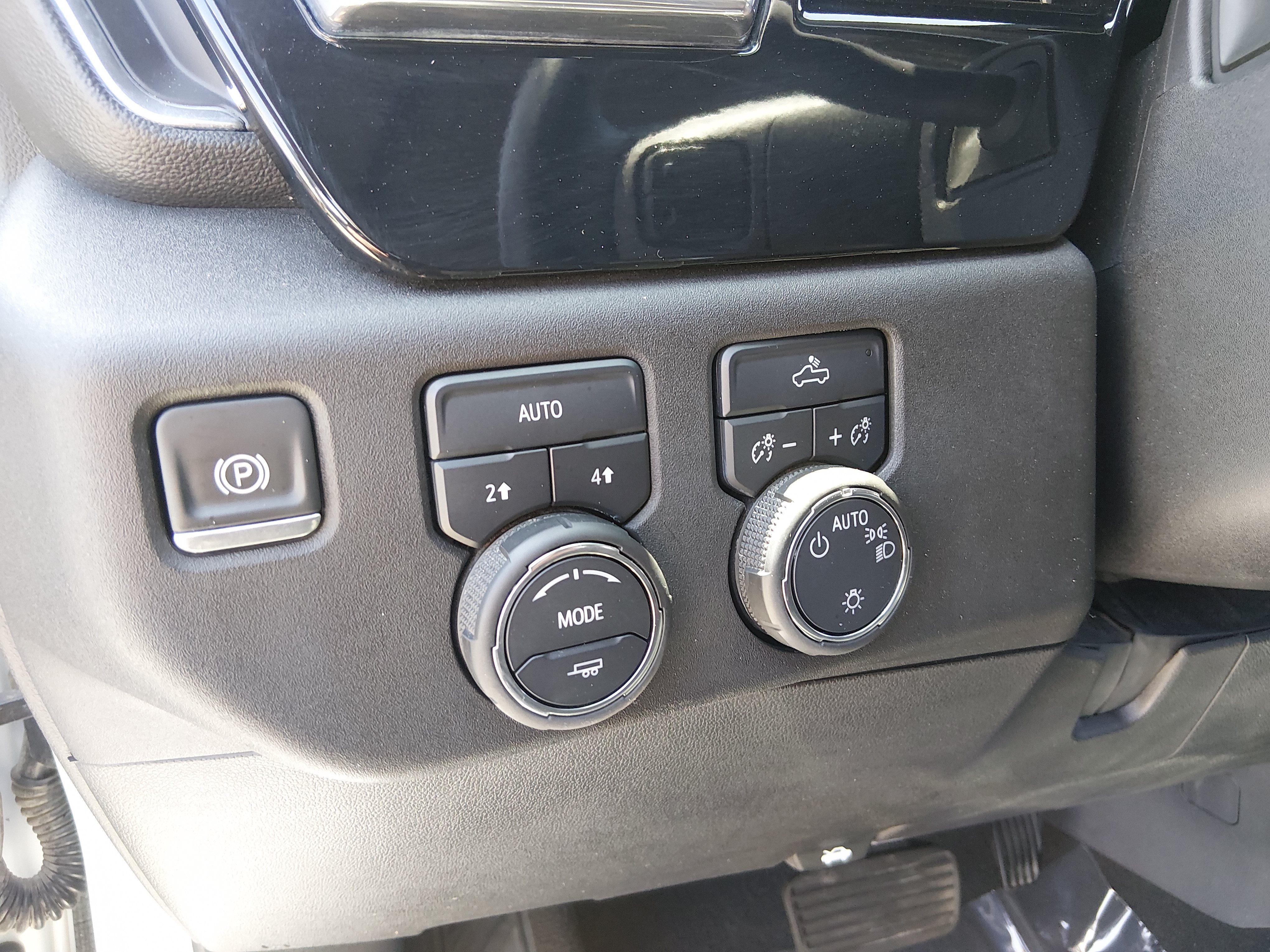 2025 Chevrolet Silverado 1500 LT - Photo 13