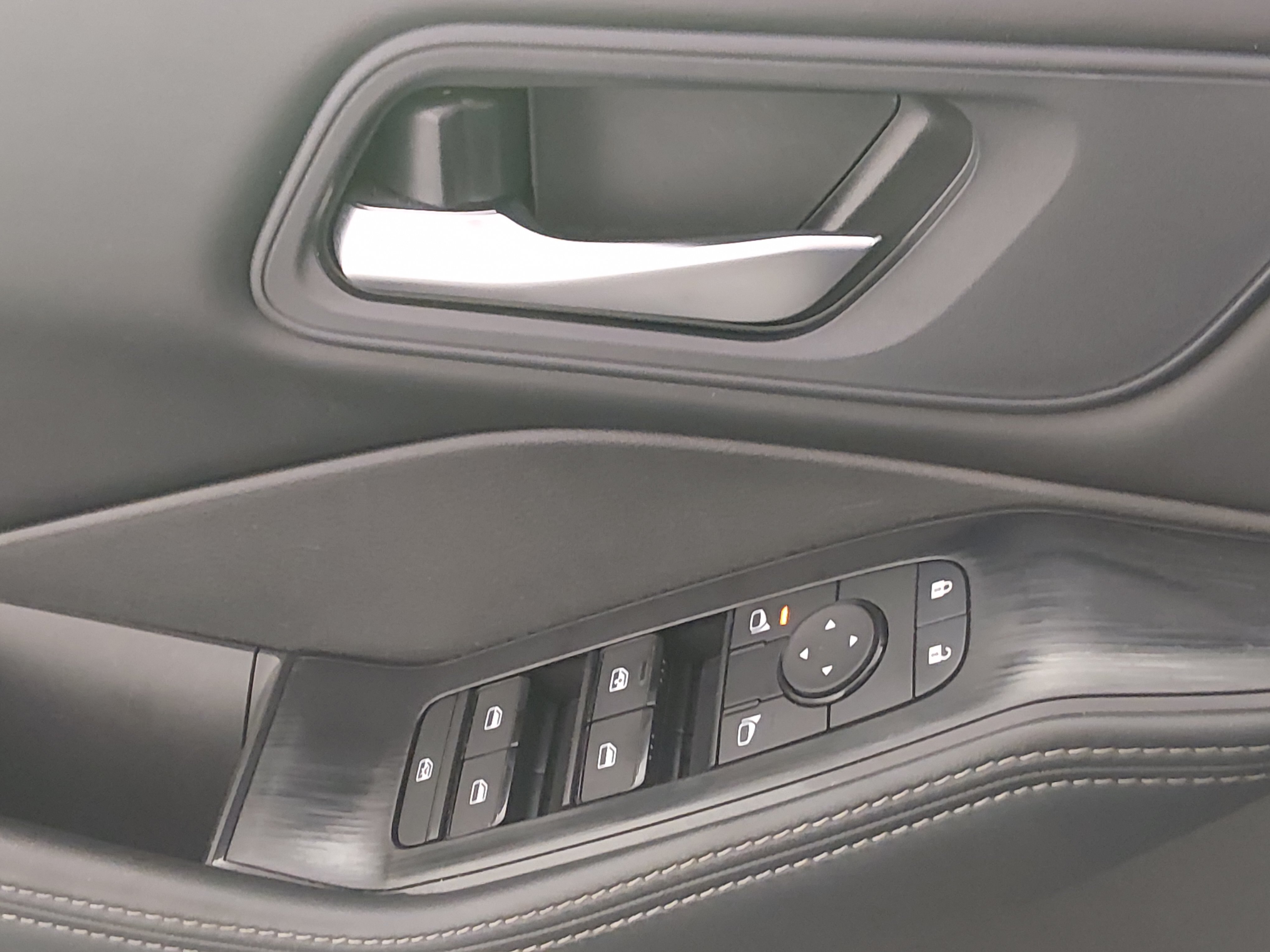 2024 Nissan Rogue SV - Photo 17