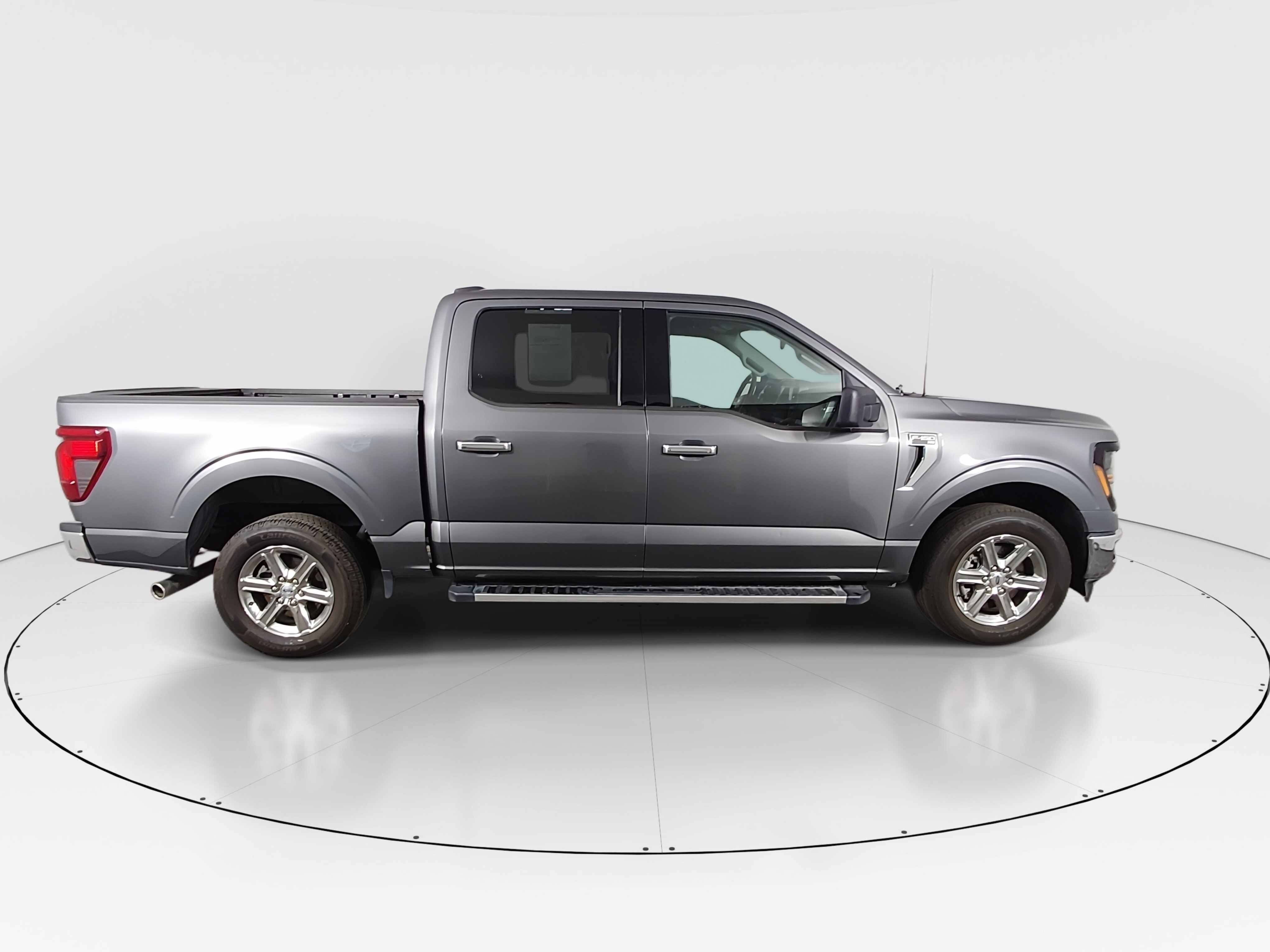 2025 Ford F-150 XLT - Photo 8