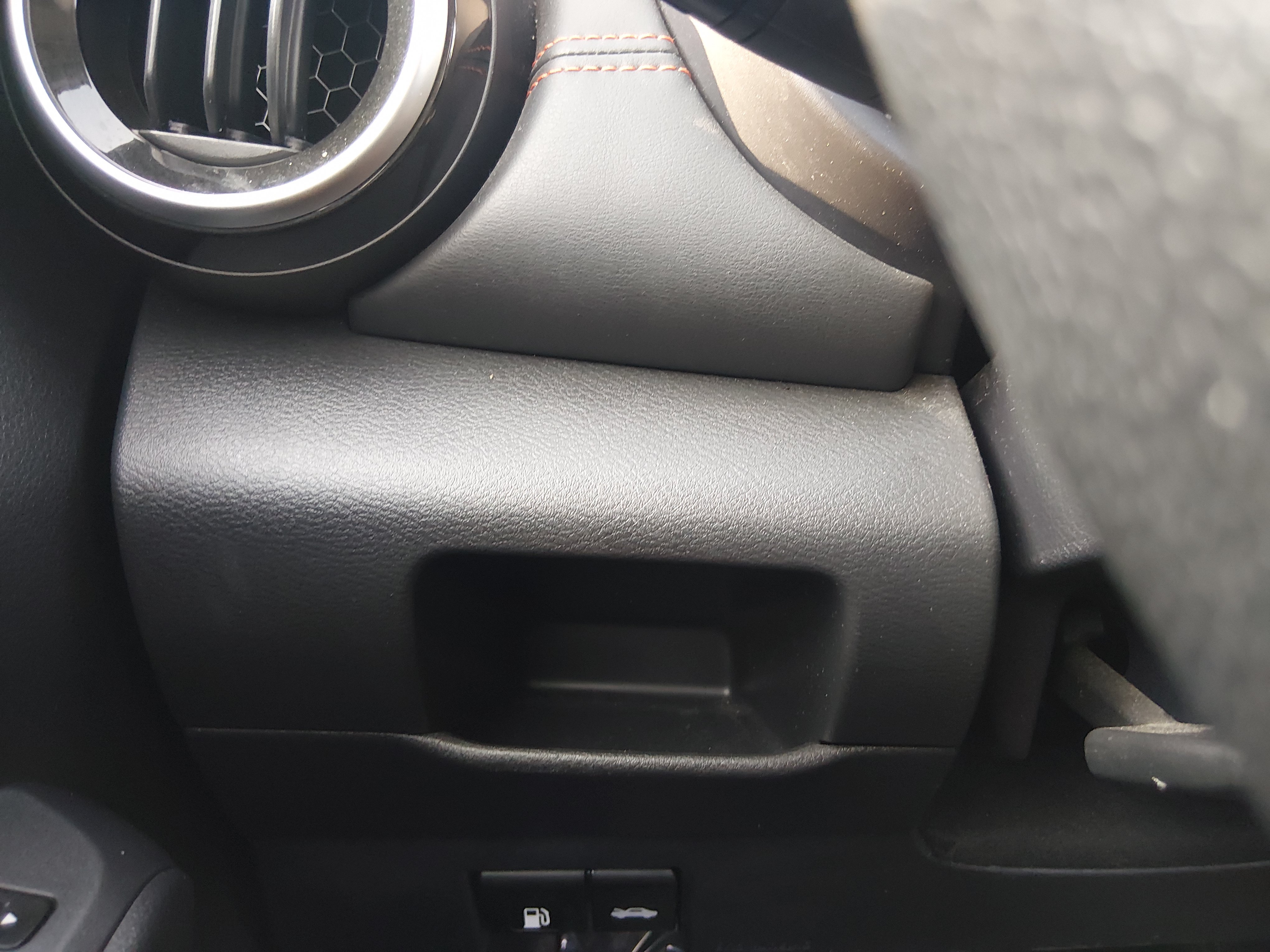 2024 Nissan Kicks SR - Photo 12