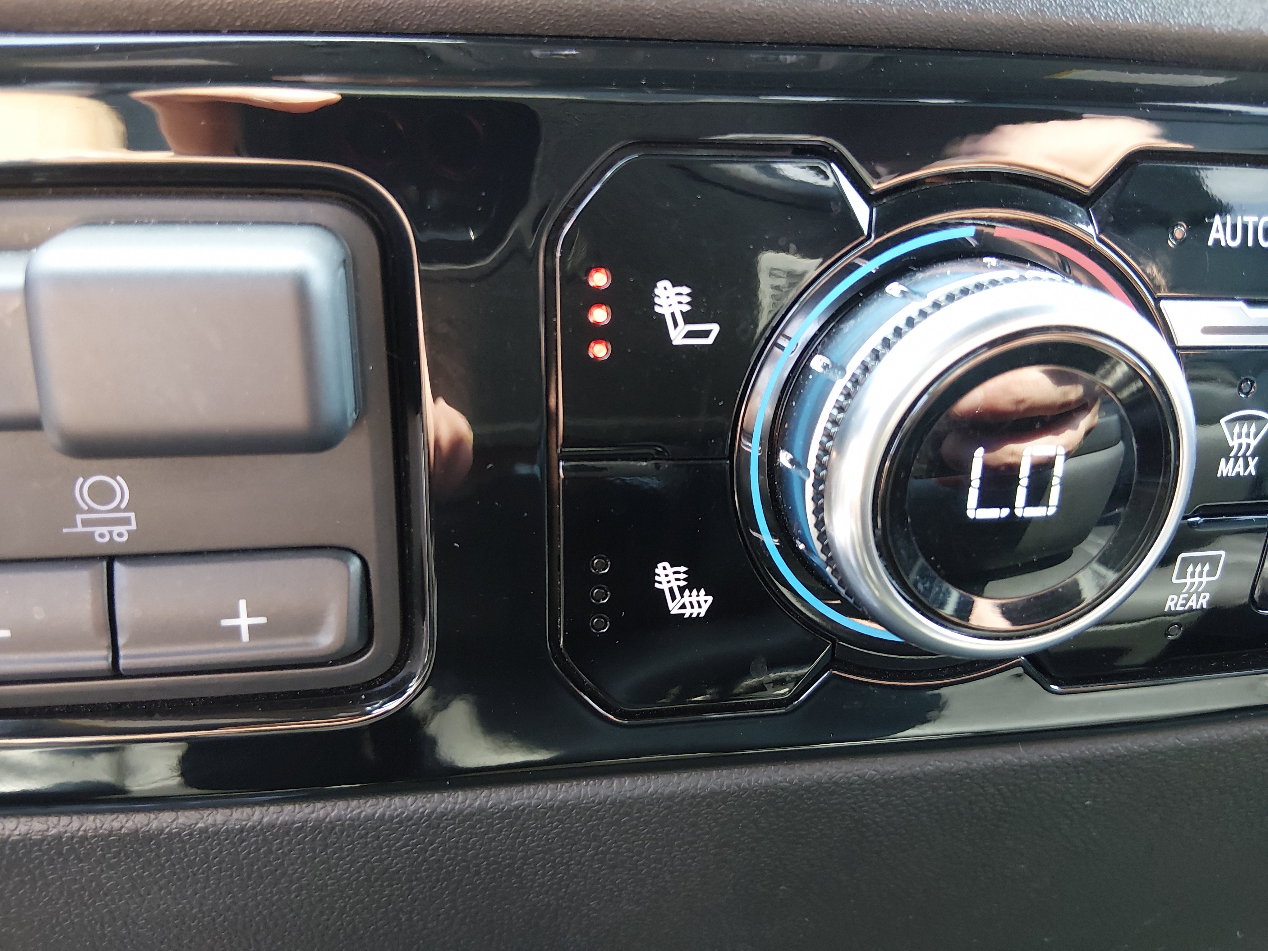 2025 GMC Sierra 1500 SLT - Photo 19
