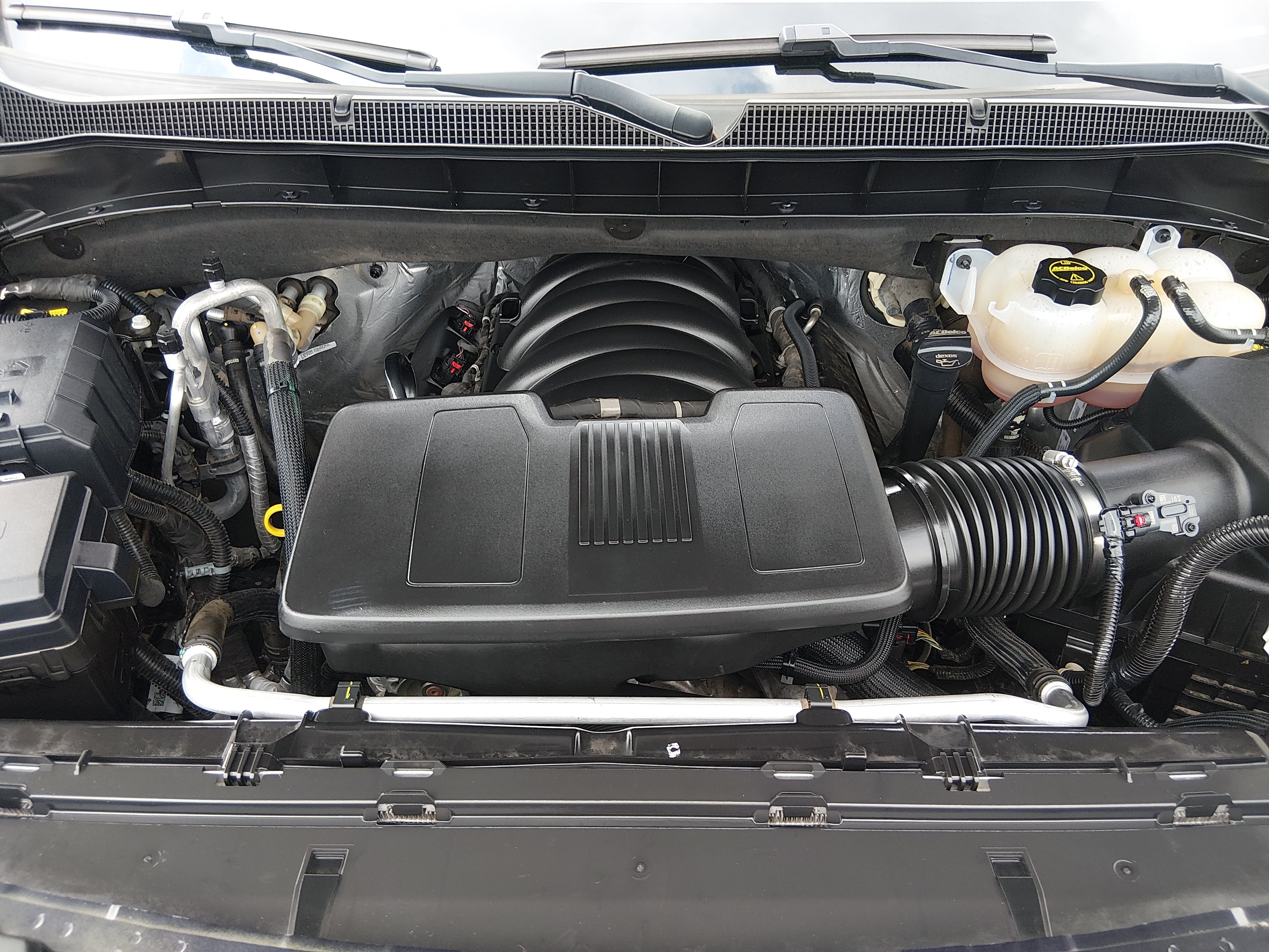 2024 Chevrolet Suburban LT - Photo 9