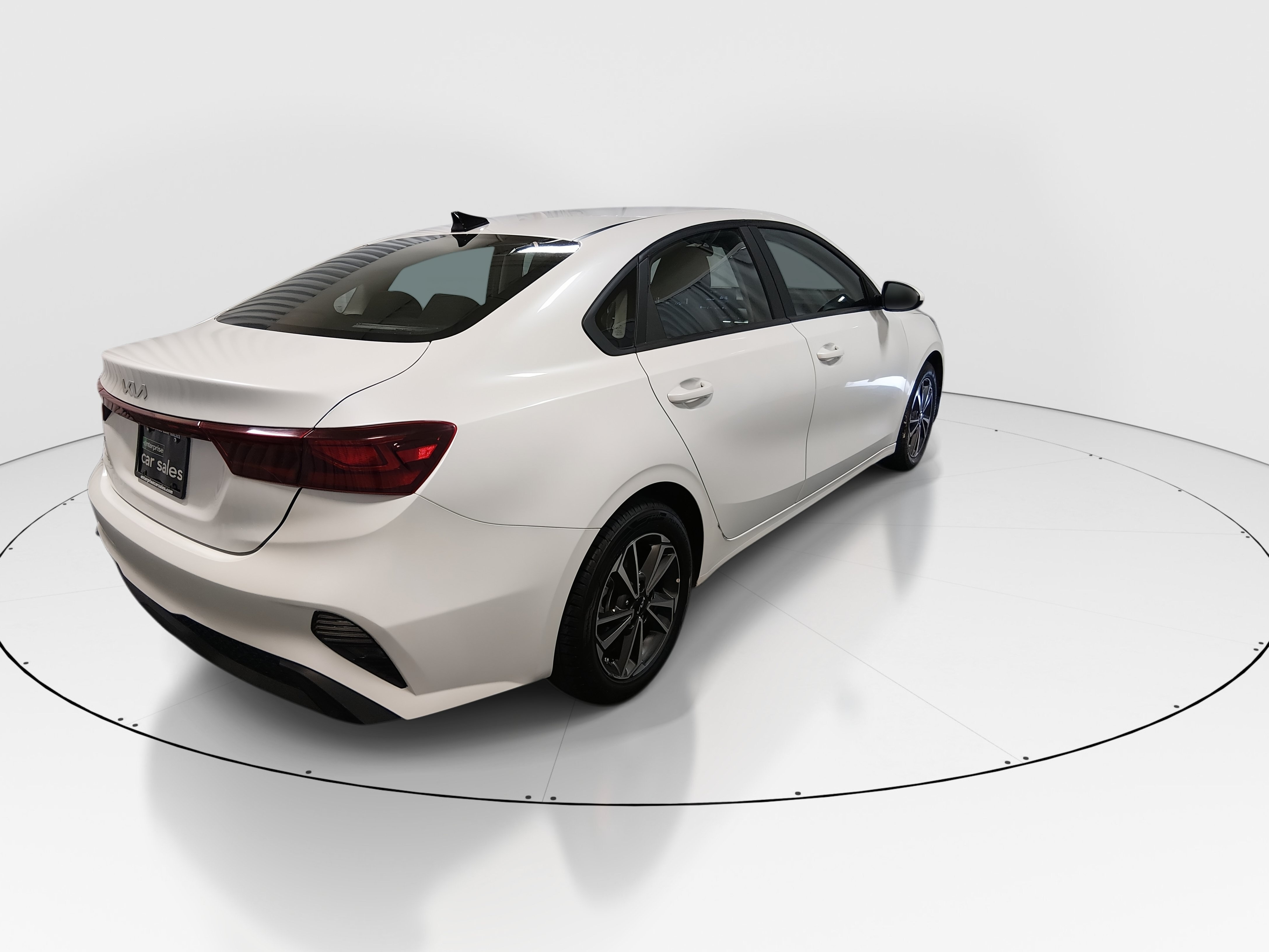 2024 Kia Forte LXS - Photo 7